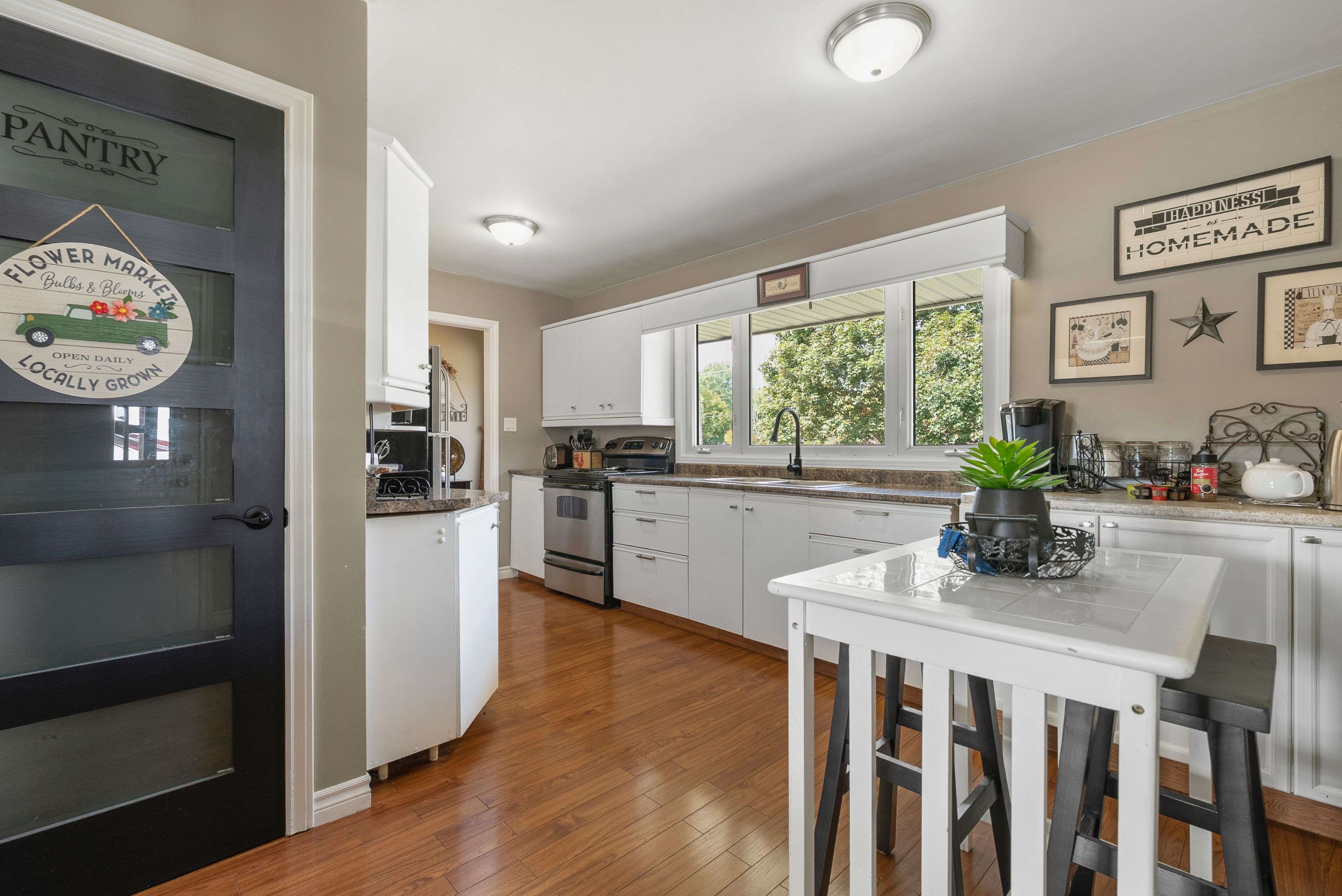 Quinte West, ON K8V 5P7,16395 Highway 2 HWY