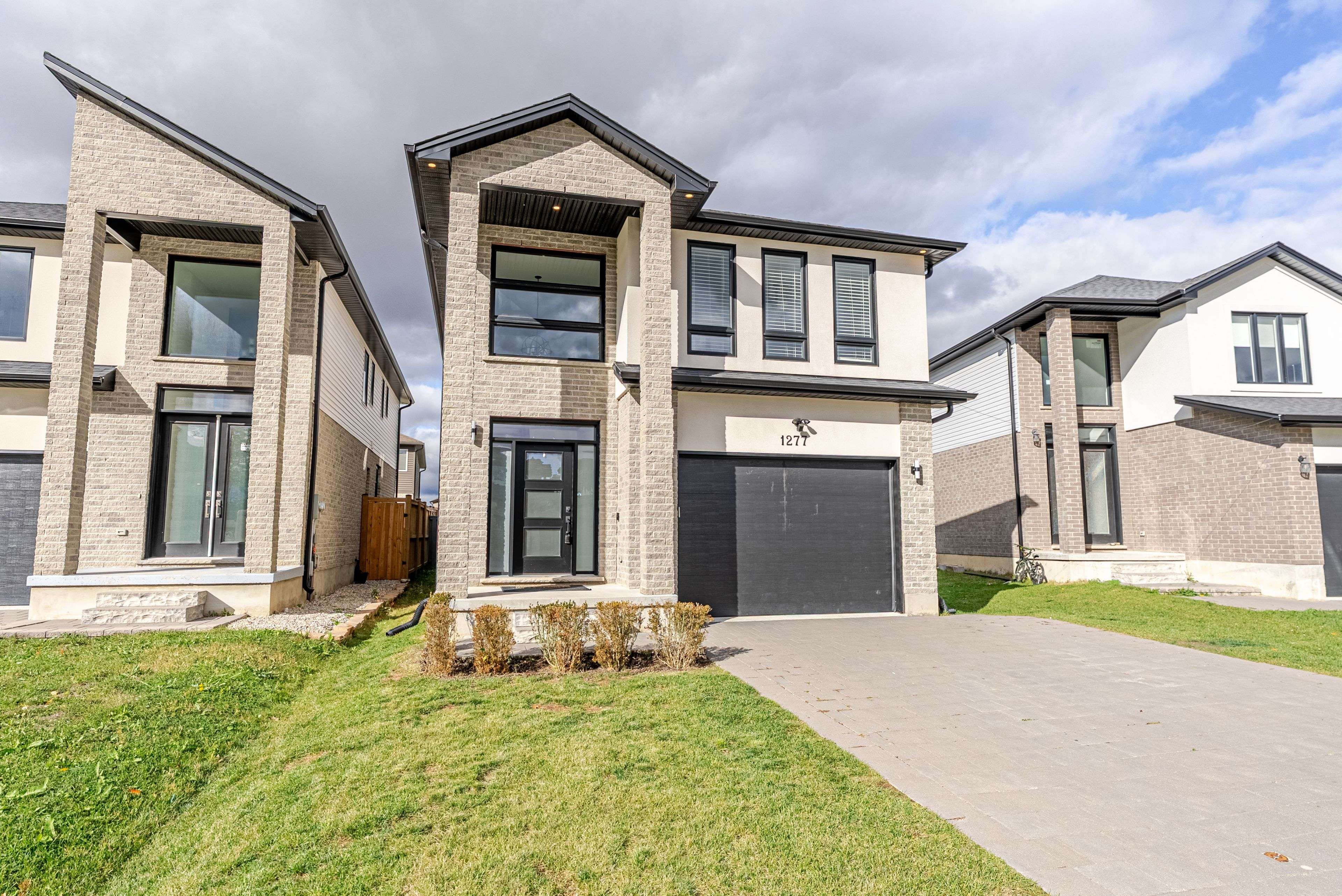 London North, ON N6G 0Y3,1277 SANDBAR ST