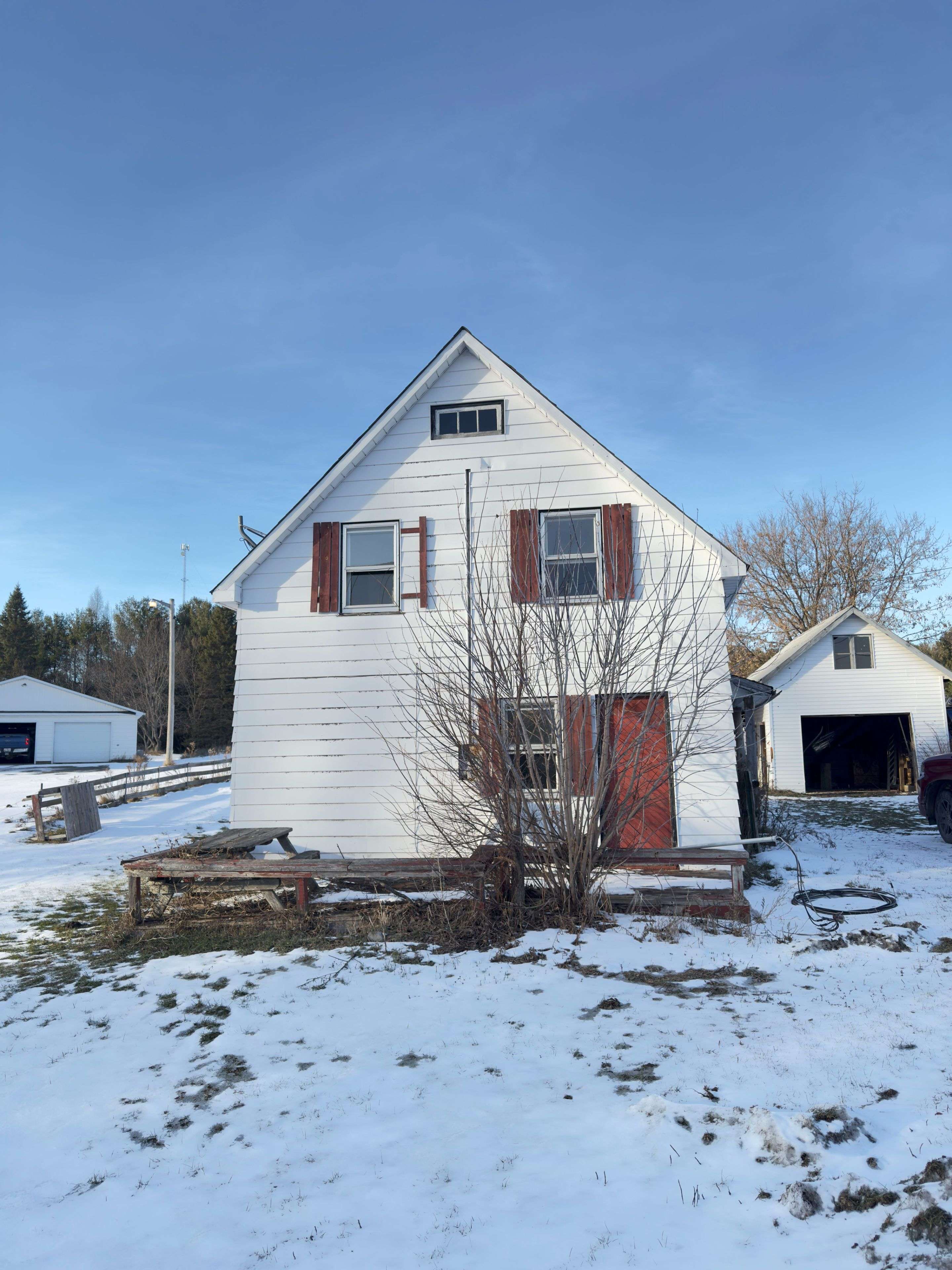 Addington Highlands, ON K0H 1L0,243 Hwy. #28 HWY