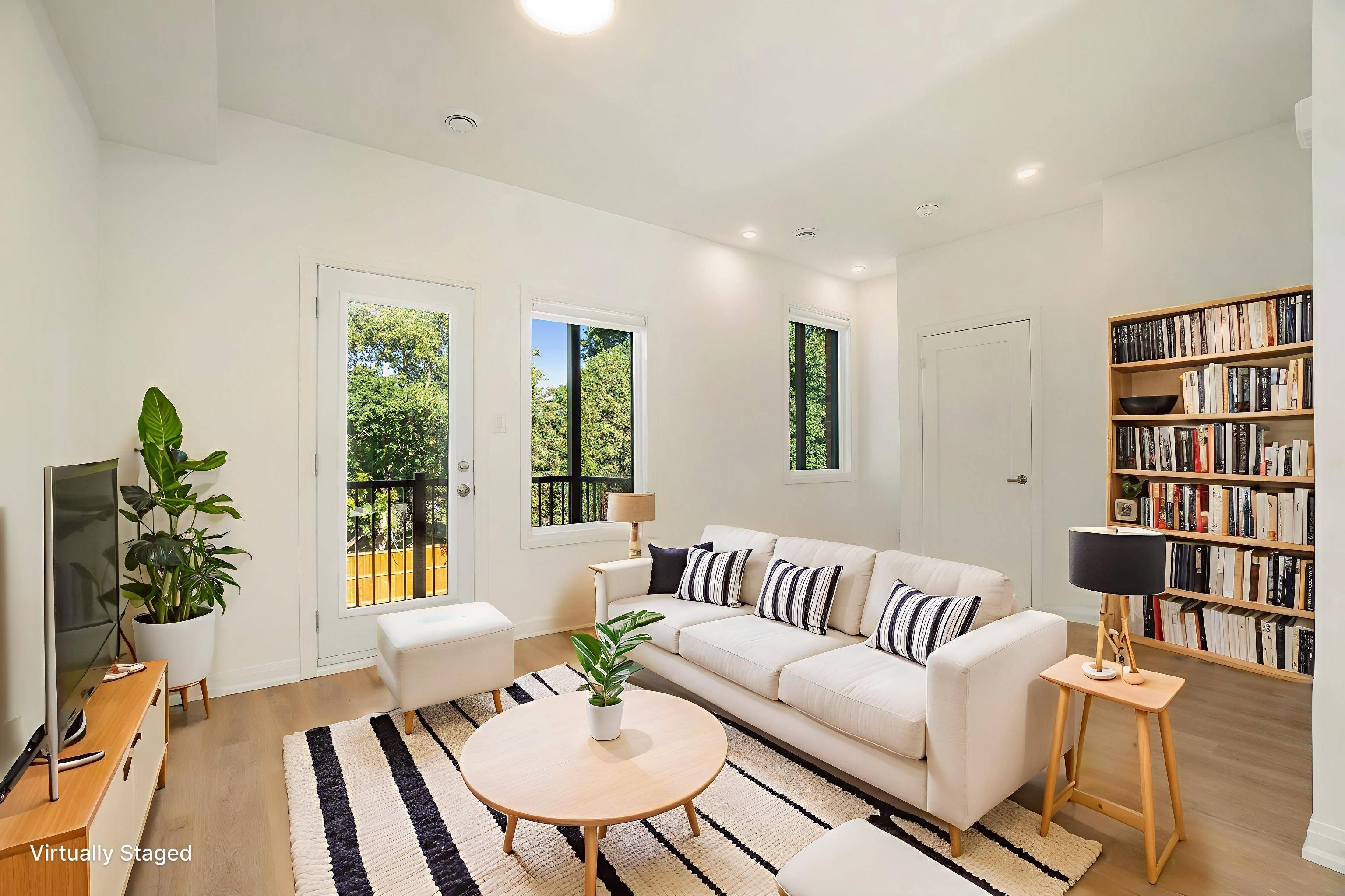 Russell, ON K4R 0M2,255 Castor ST #202