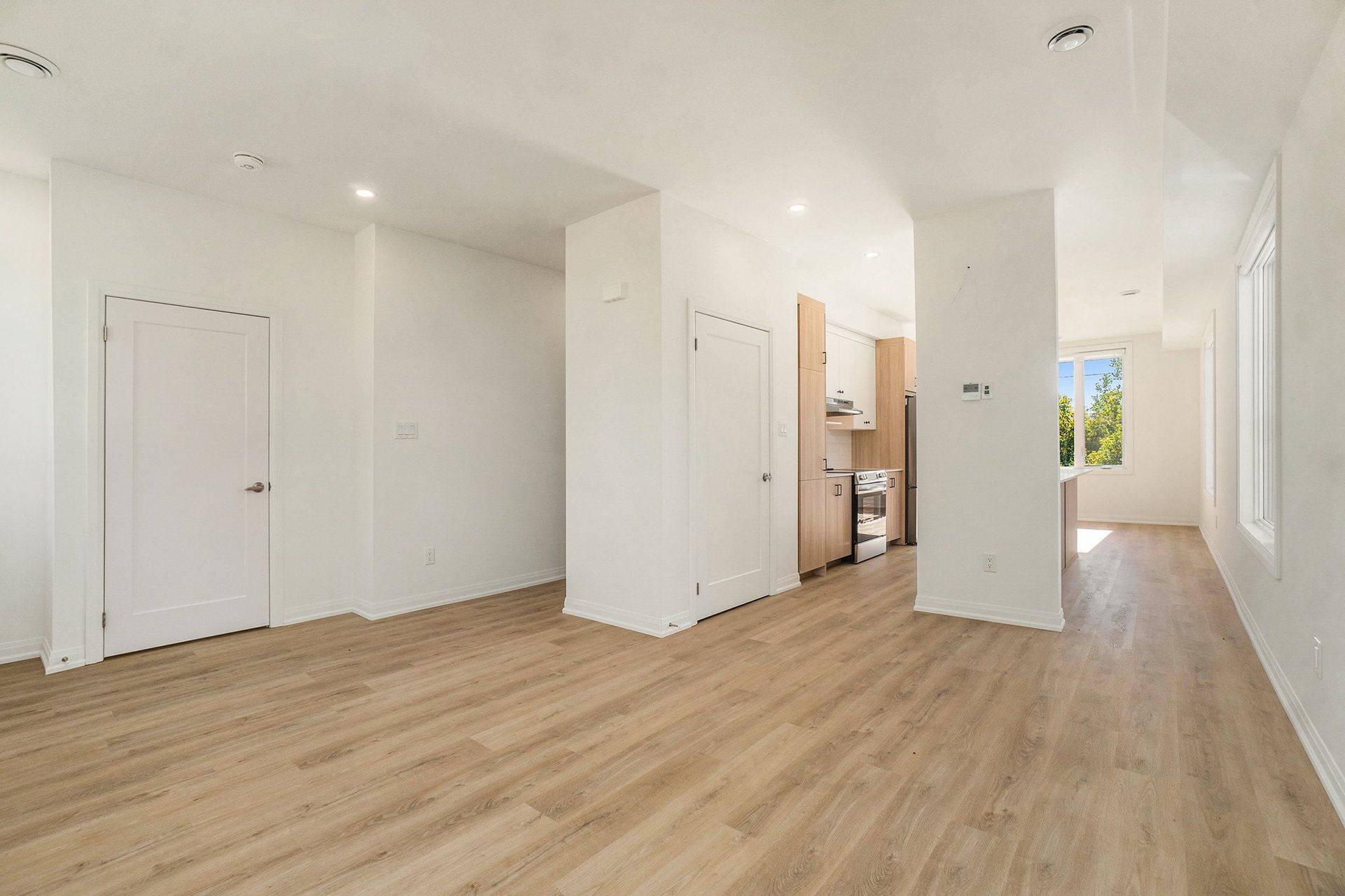 Russell, ON K4R 0M2,255 Castor ST #202