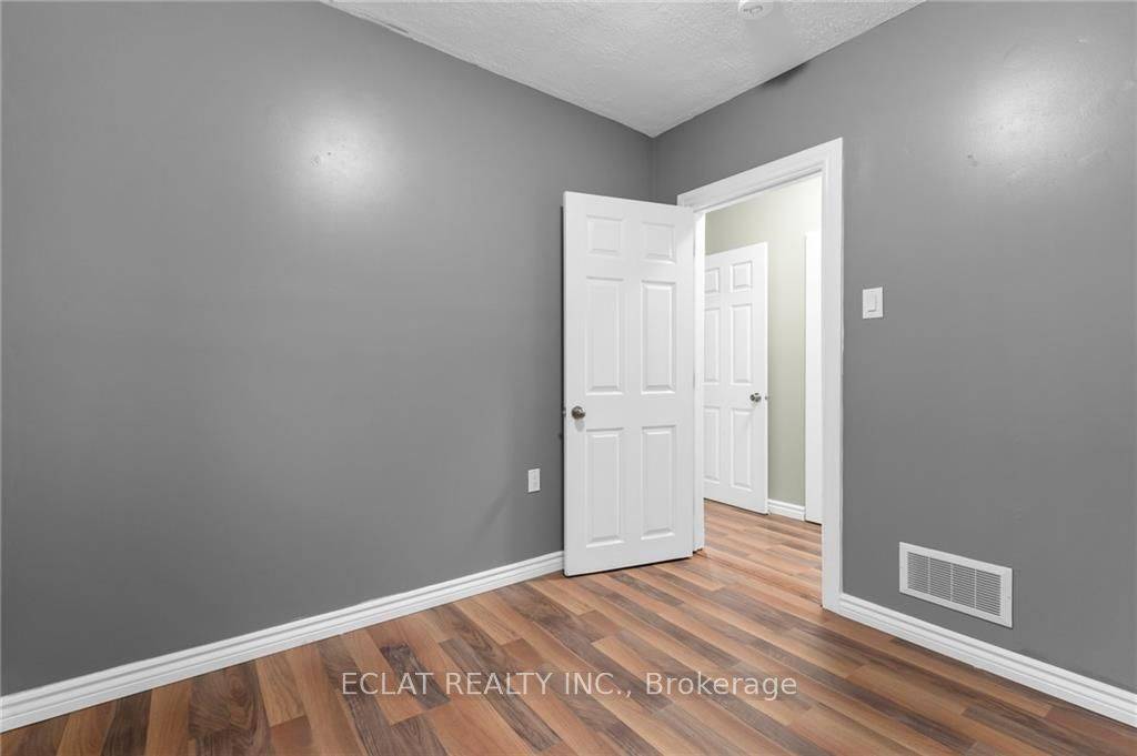 Hamilton, ON L8V 2X7,50 East 24th ST #Unit 1