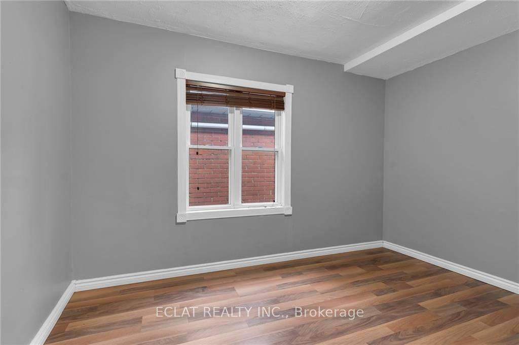 Hamilton, ON L8V 2X7,50 East 24th ST #Unit 1