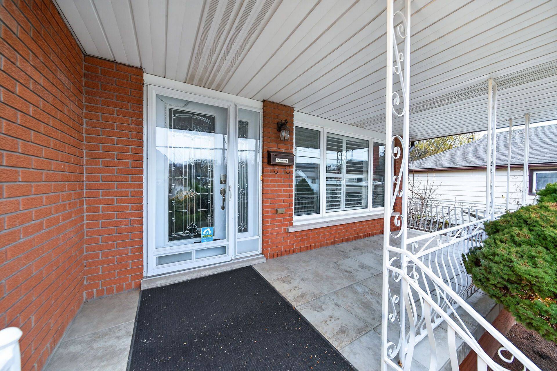 Hamilton, ON L8E 2B6,369 Federal ST