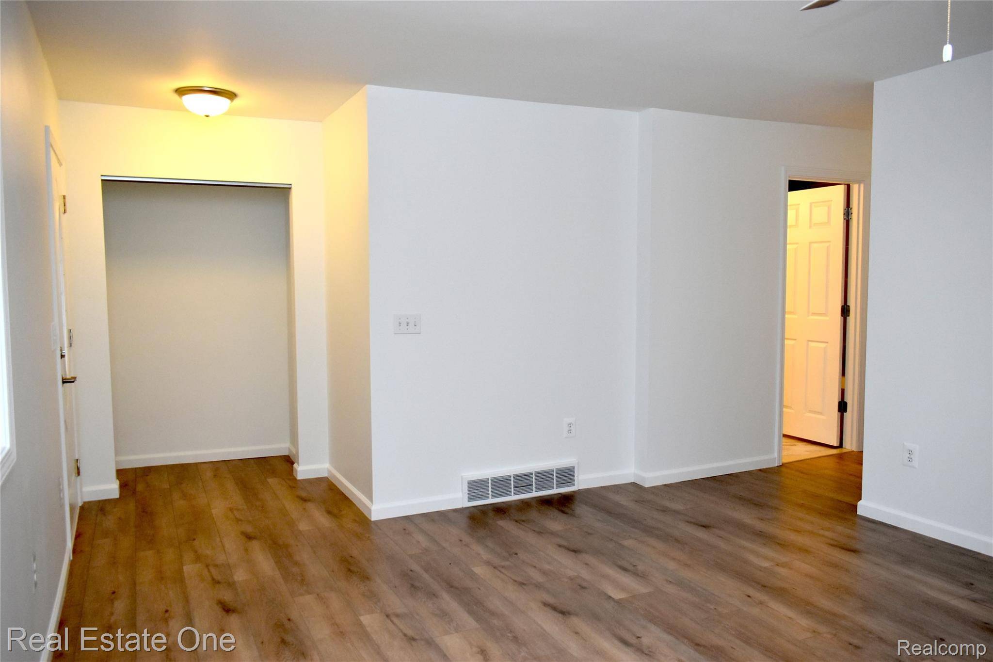 Lansing, MI 48911,825 Ferley ST