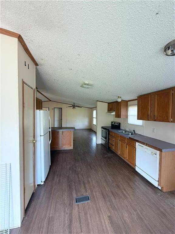 Crawford, TX 76638,198 E 4th Street