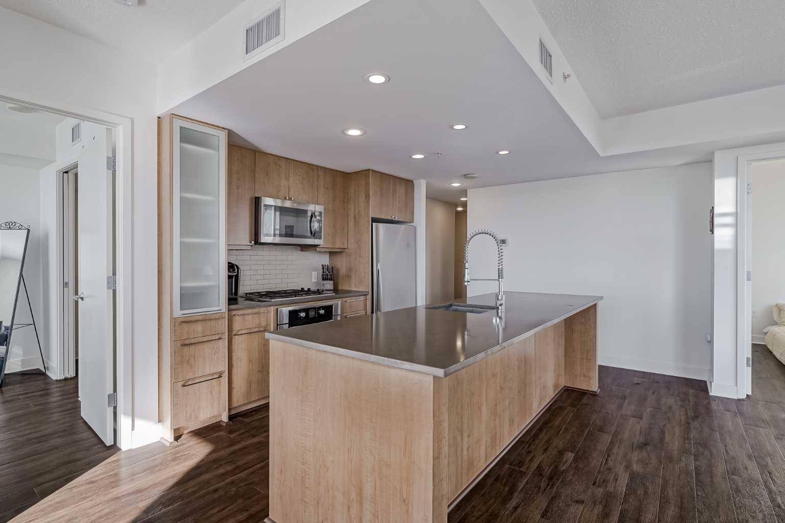 Calgary, AB T2R0P4,1118 12 AVE SW #706