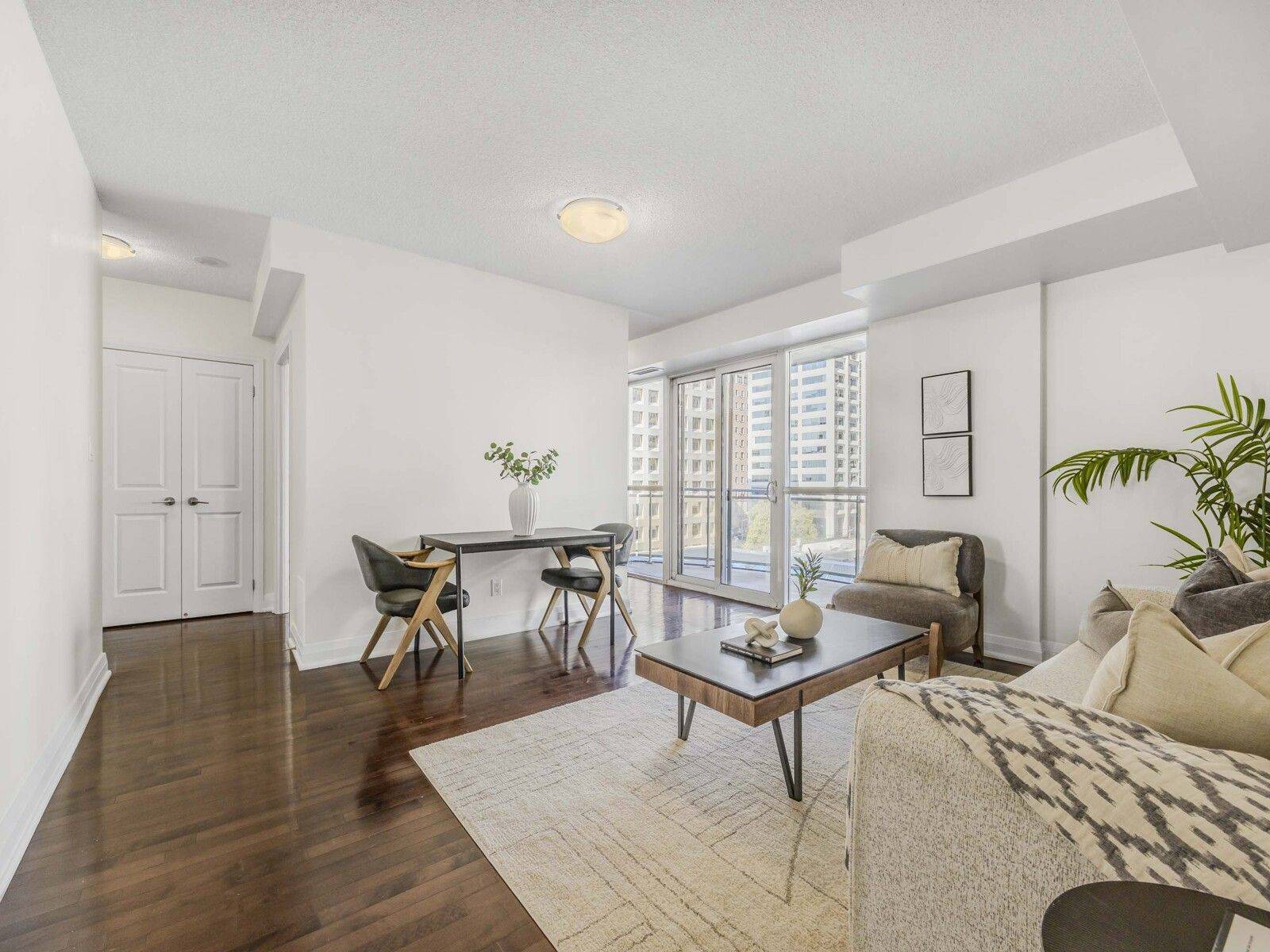 Toronto C02, ON M4T 1Y6,1430 Yonge ST #606