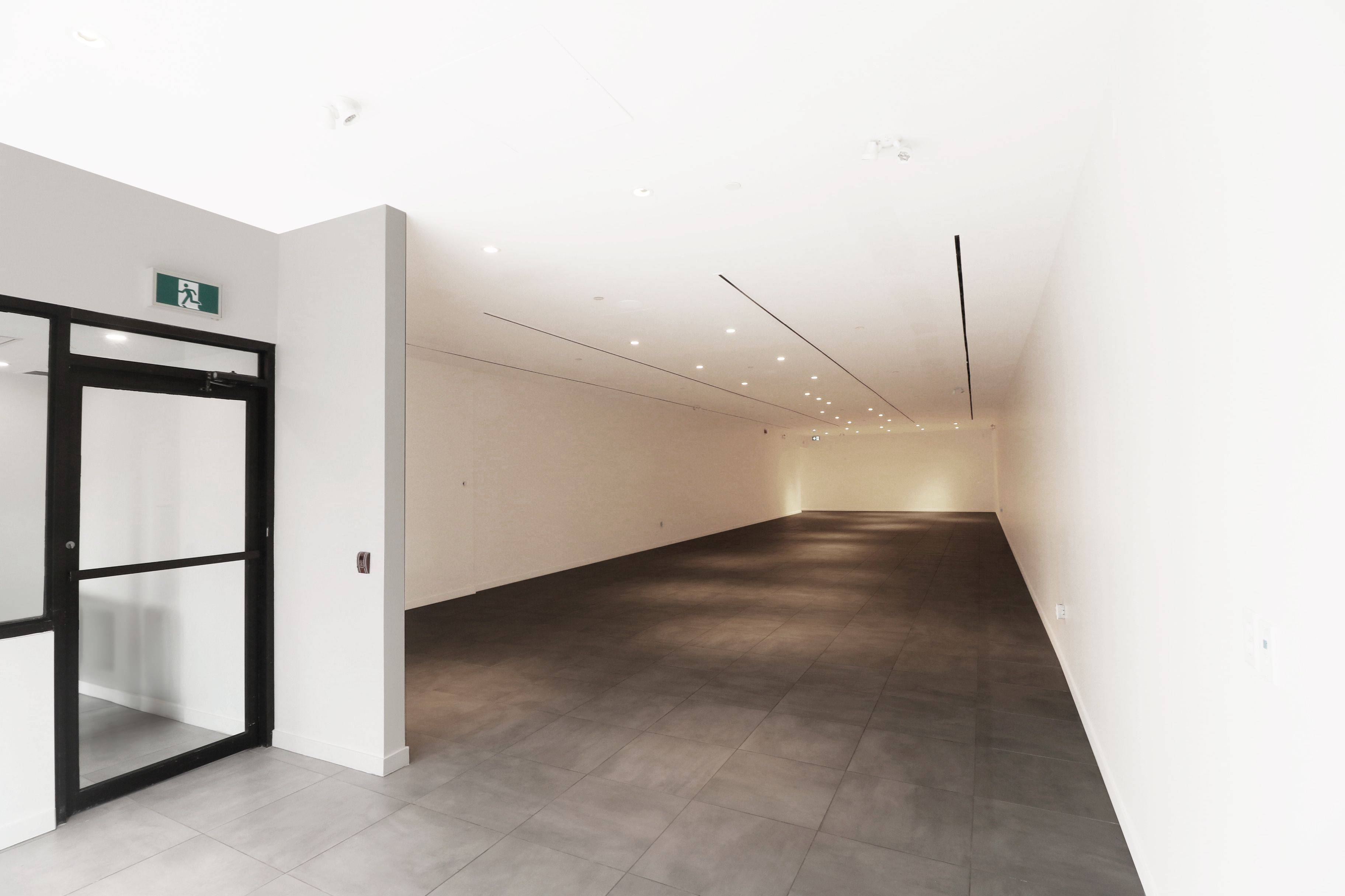 Toronto C02, ON M6G 1K1,570 Bloor ST W #101