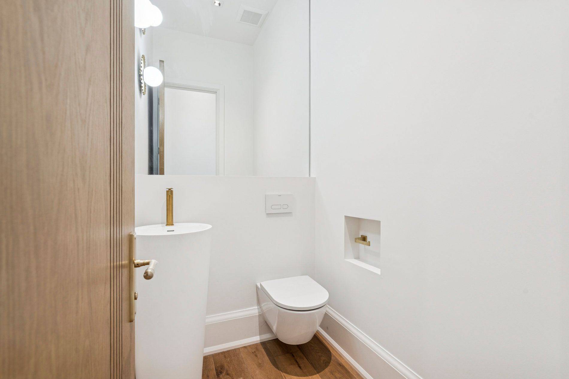 Toronto C04, ON M5M 2Z5,78 Burncrest DR