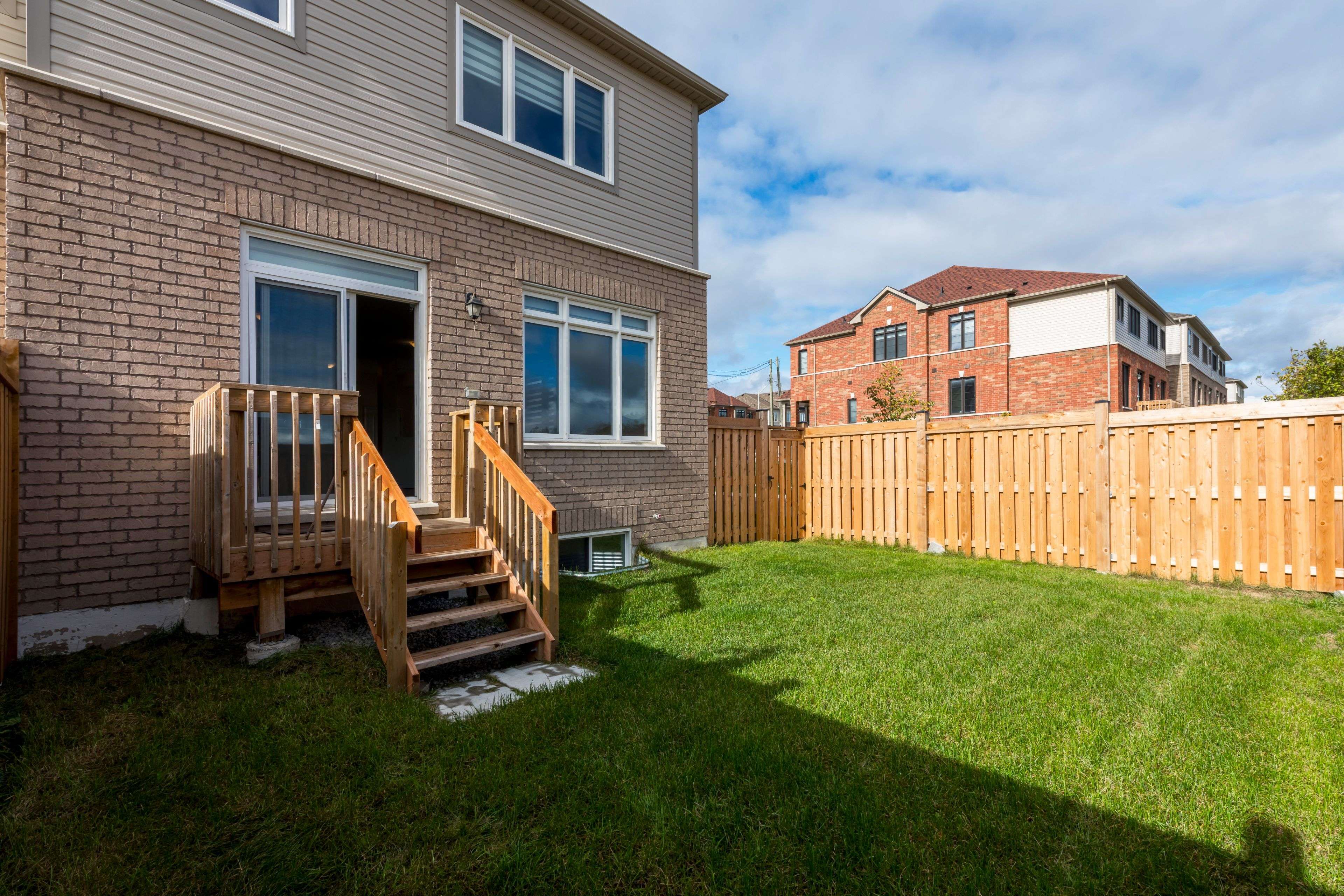 Barrie, ON L9J 0R5,35 Greer ST