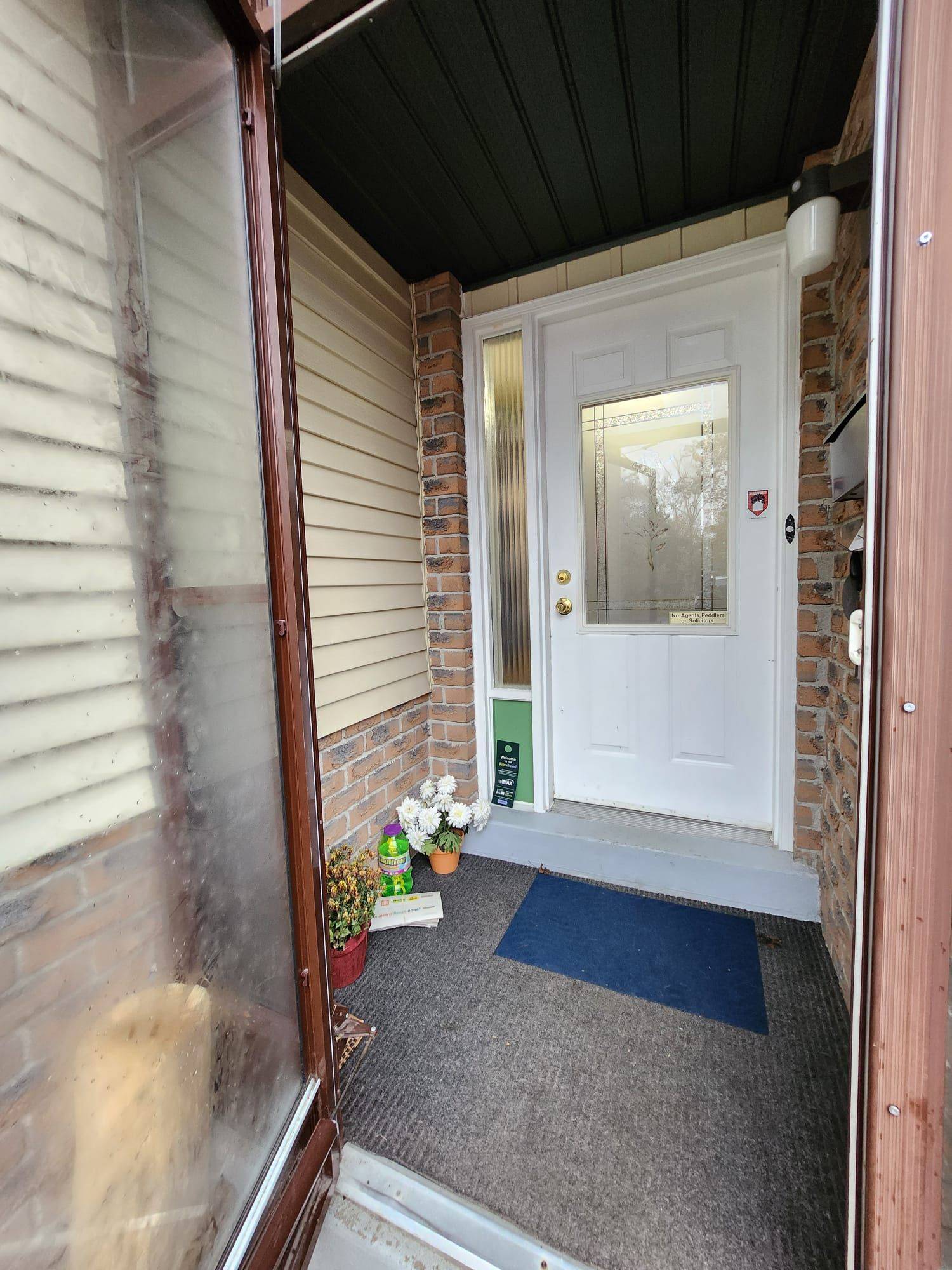 Barrie, ON L4N 5B8,63 Bronte CRES