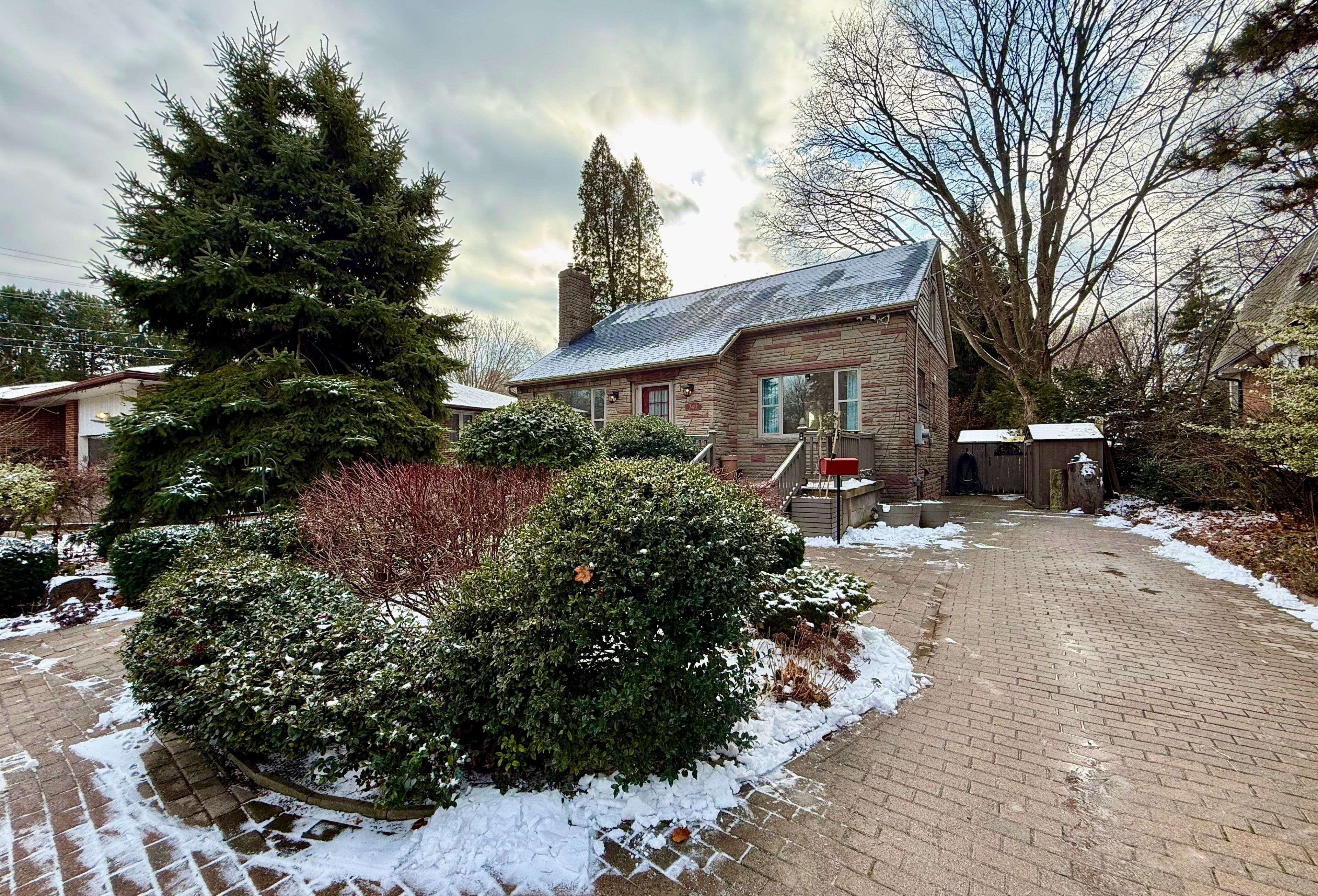 Mississauga, ON L5J 2T9,740 Clarkson RD S