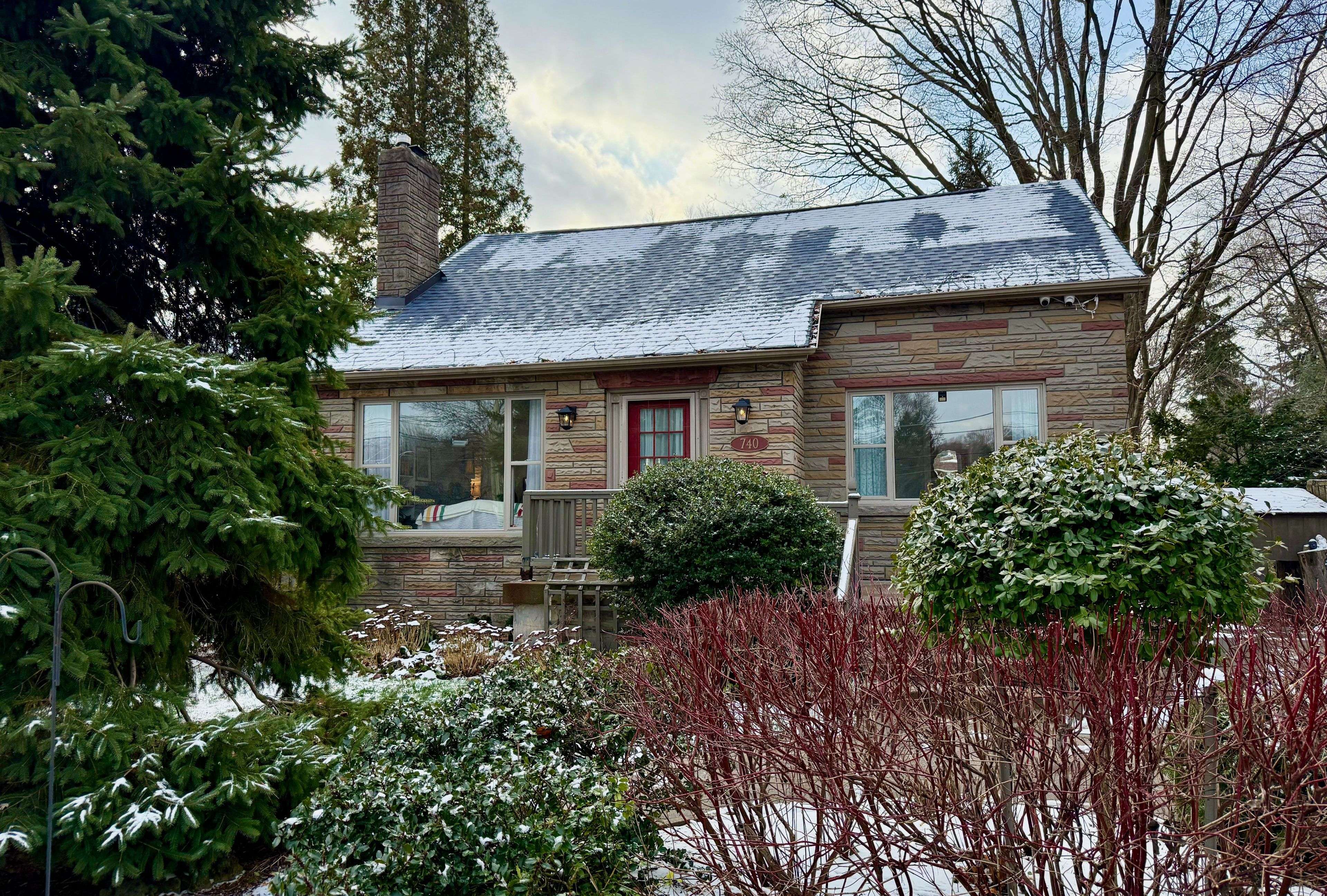 Mississauga, ON L5J 2T9,740 Clarkson RD S