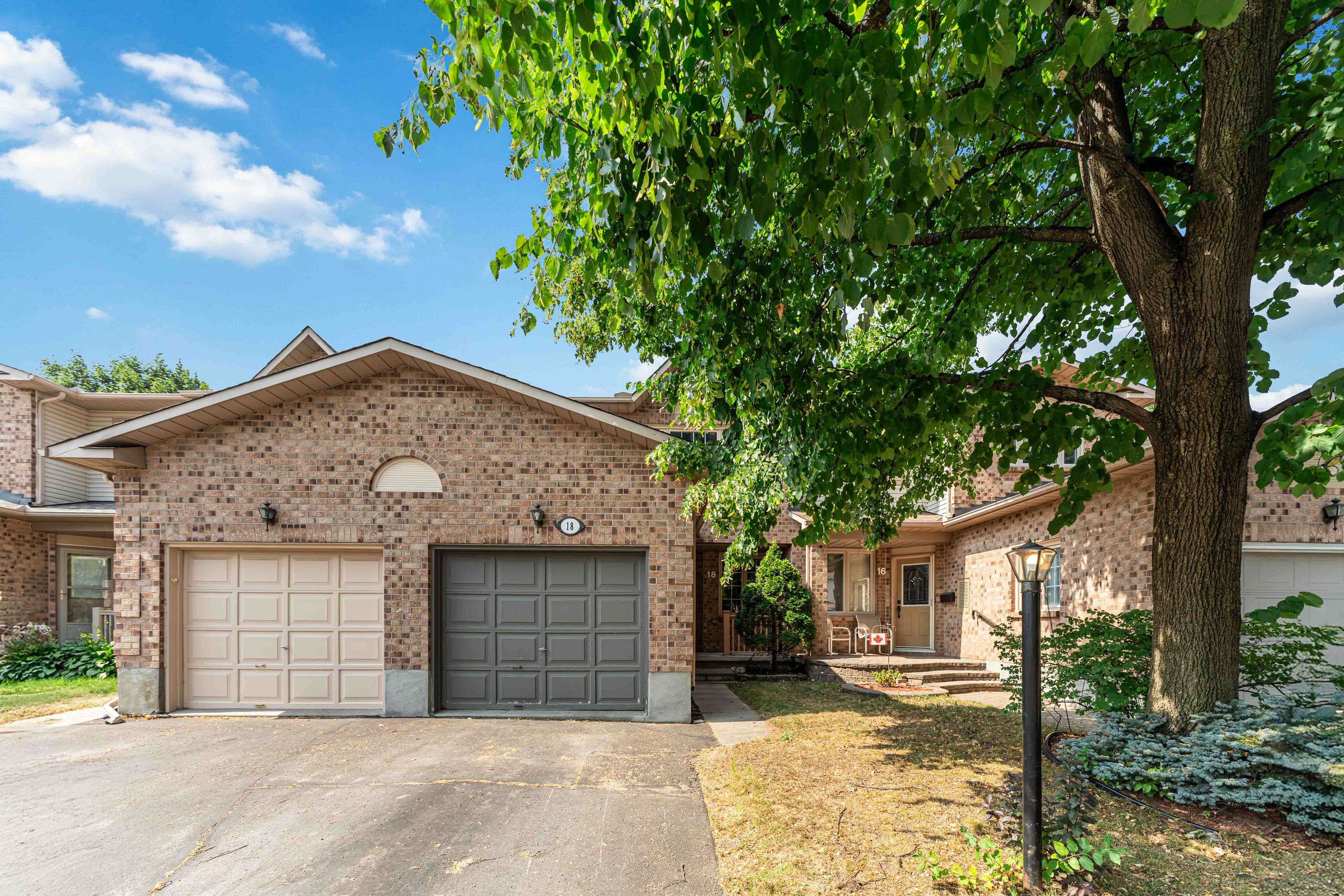 Stittsville - Munster - Richmond, ON K2S 1R3,18 Ravenscroft CT