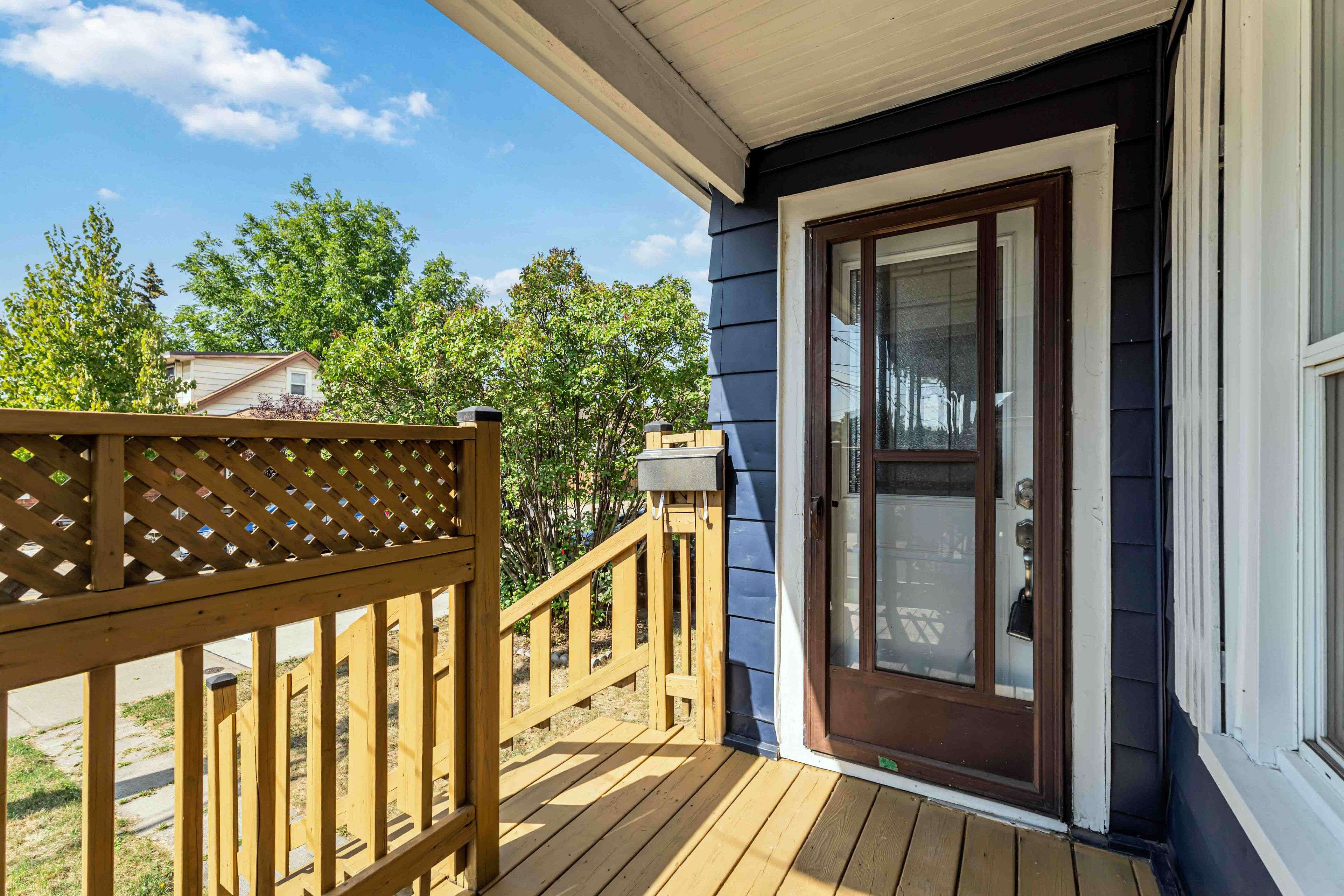 Hamilton, ON L8H 4K6,84 Frederick AVE