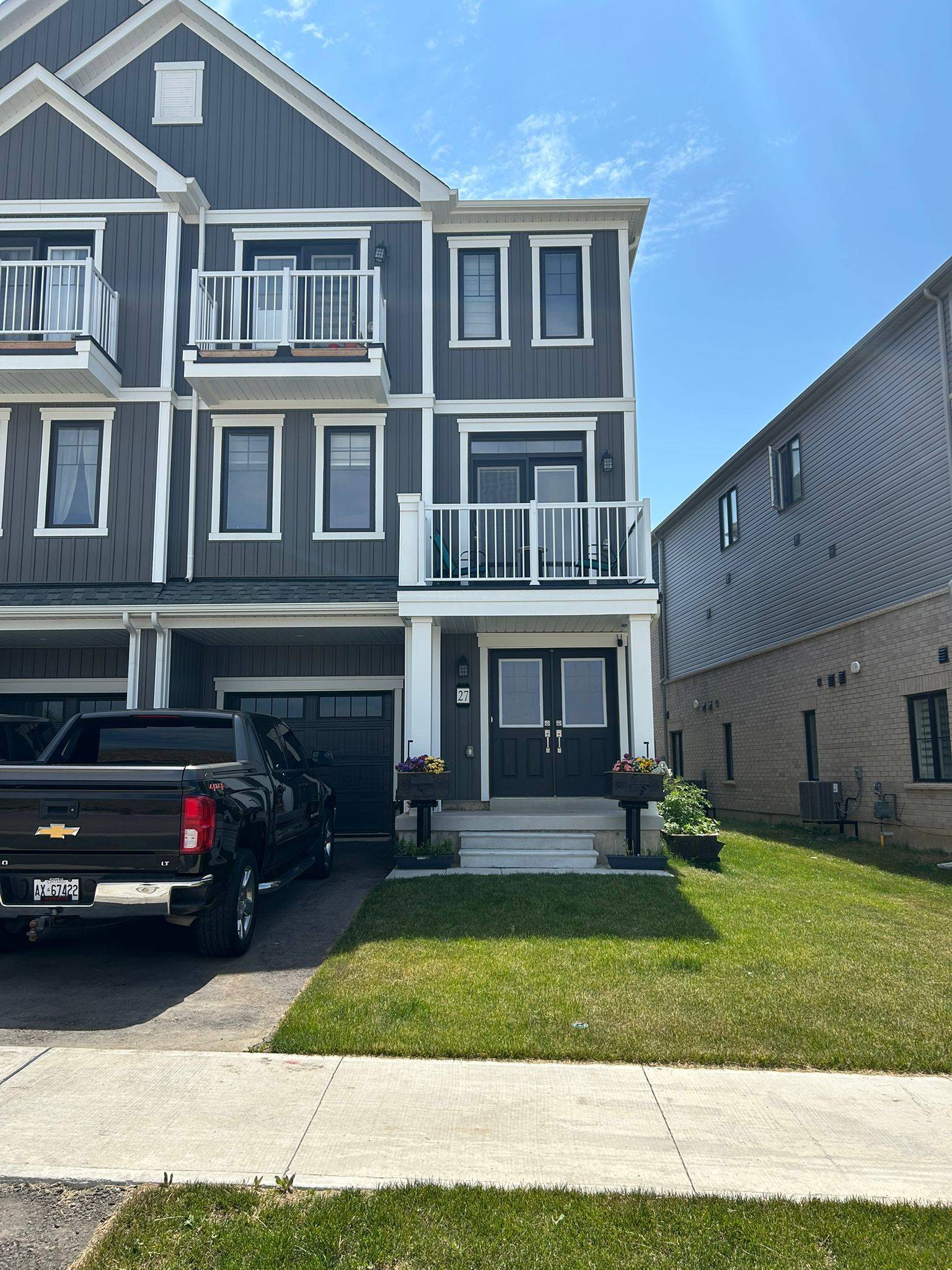 Haldimand, ON N3W 0J3,27 Central Market DR