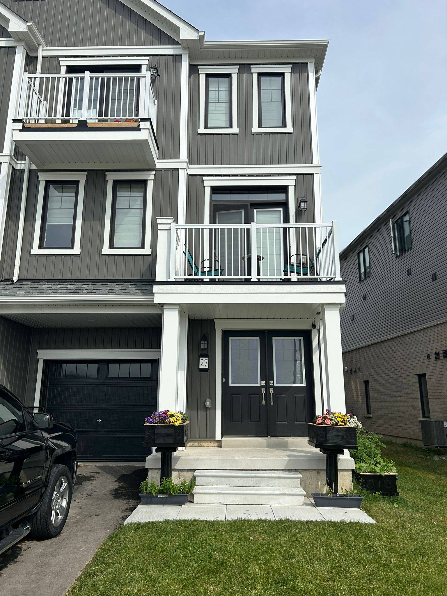 Haldimand, ON N3W 0J3,27 Central Market DR