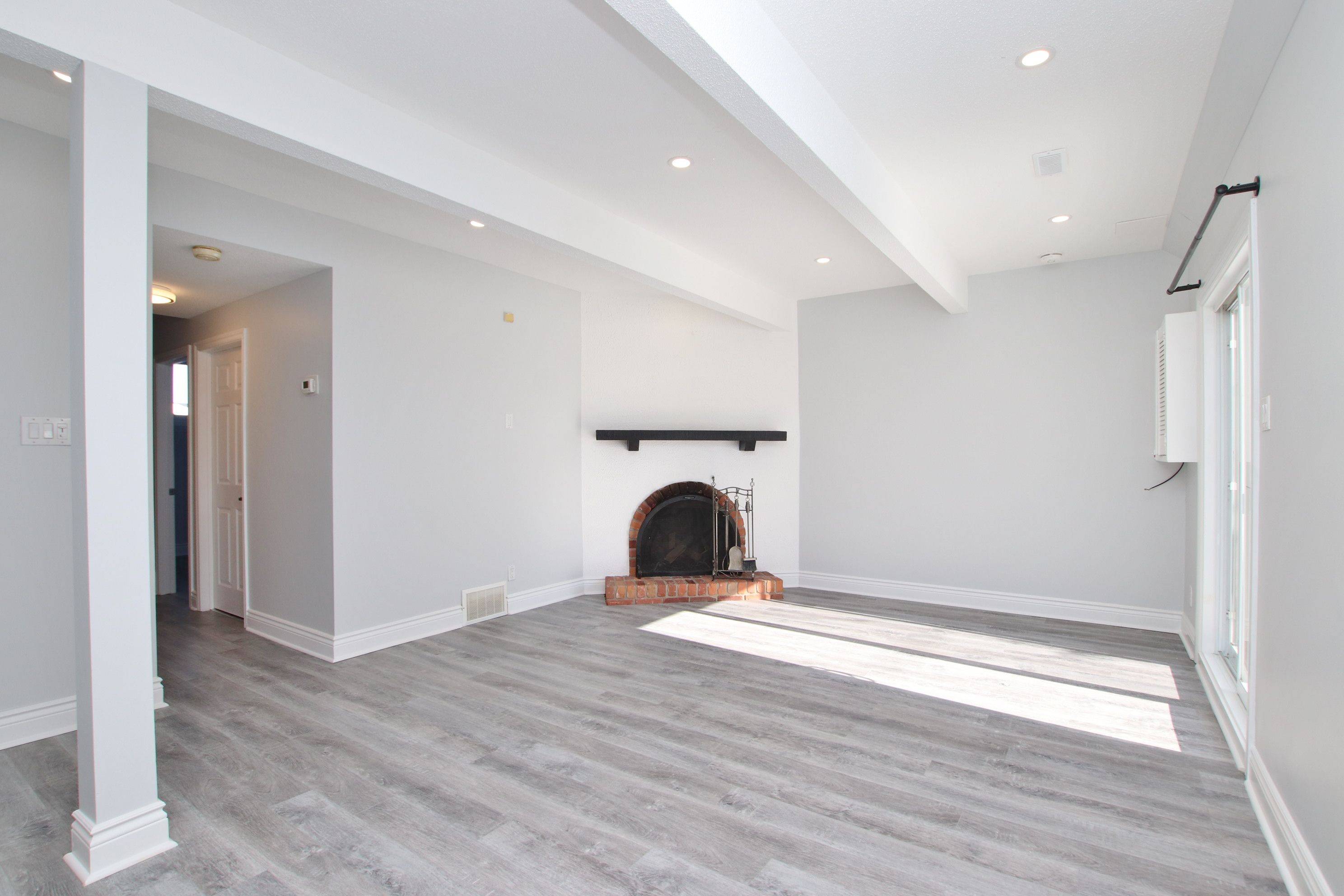 South Of Baseline To Knoxdale, ON K2G 3X9,86 Elvaston AVE #B