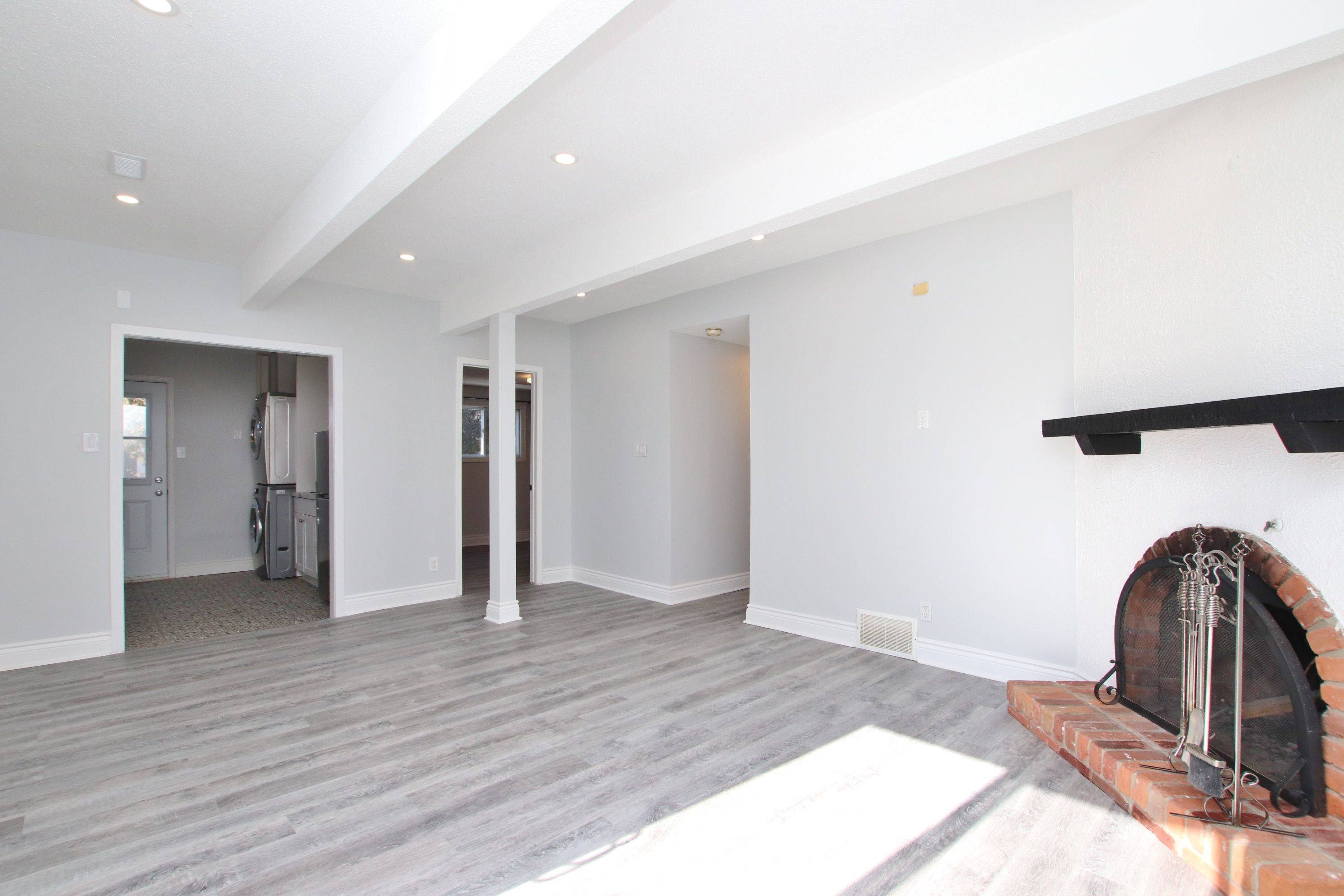 South Of Baseline To Knoxdale, ON K2G 3X9,86 Elvaston AVE #B