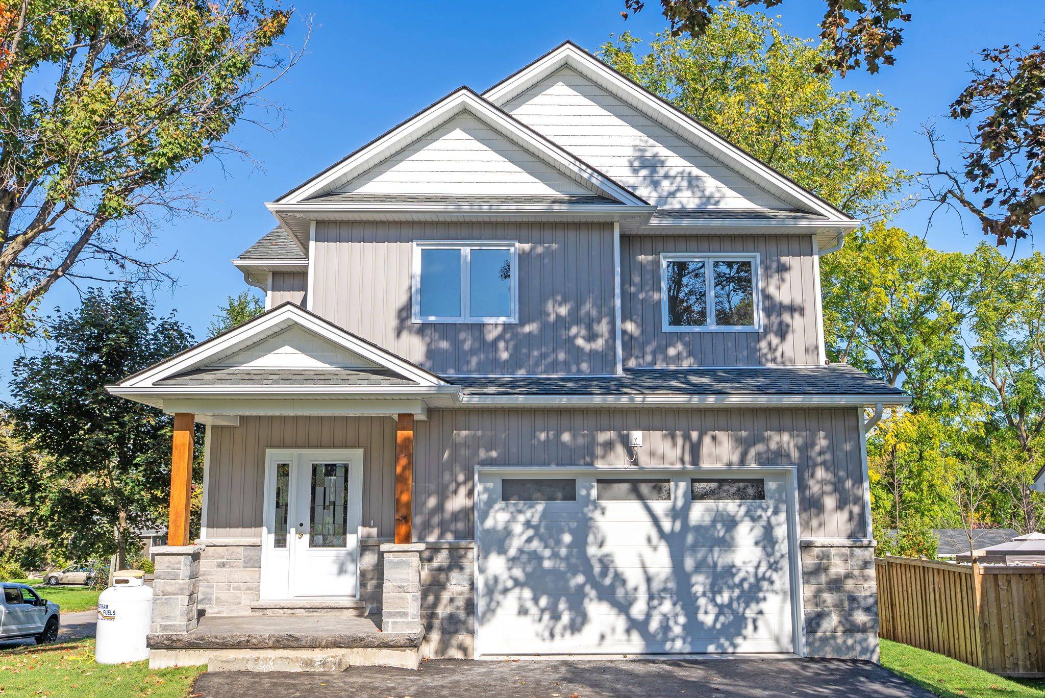 Kawartha Lakes, ON K9V 2A6,50 Russell ST E