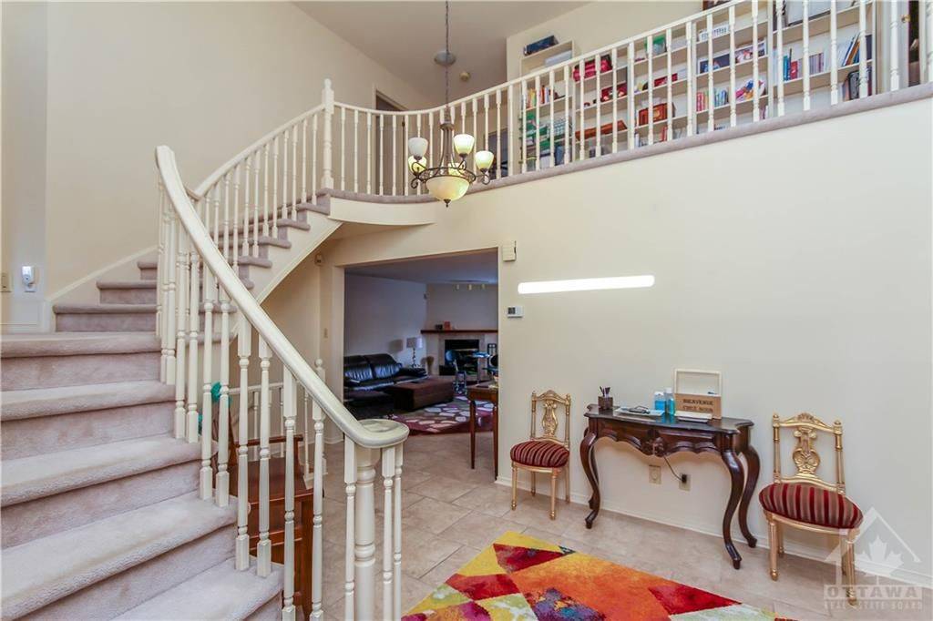 Kanata, ON K2M 1R2,39 HUNTINGS END AVE