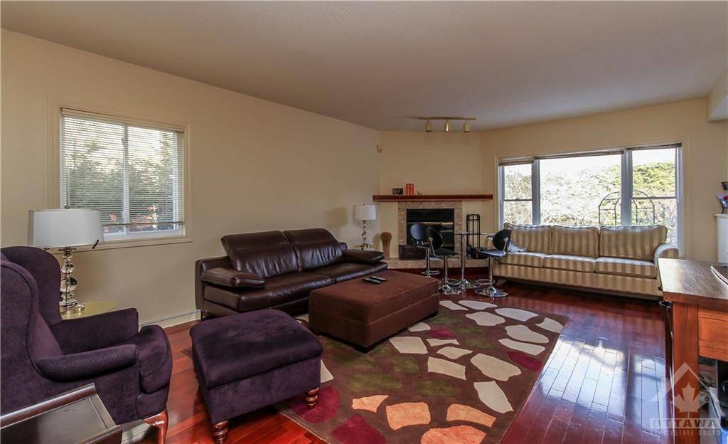 Kanata, ON K2M 1R2,39 HUNTINGS END AVE