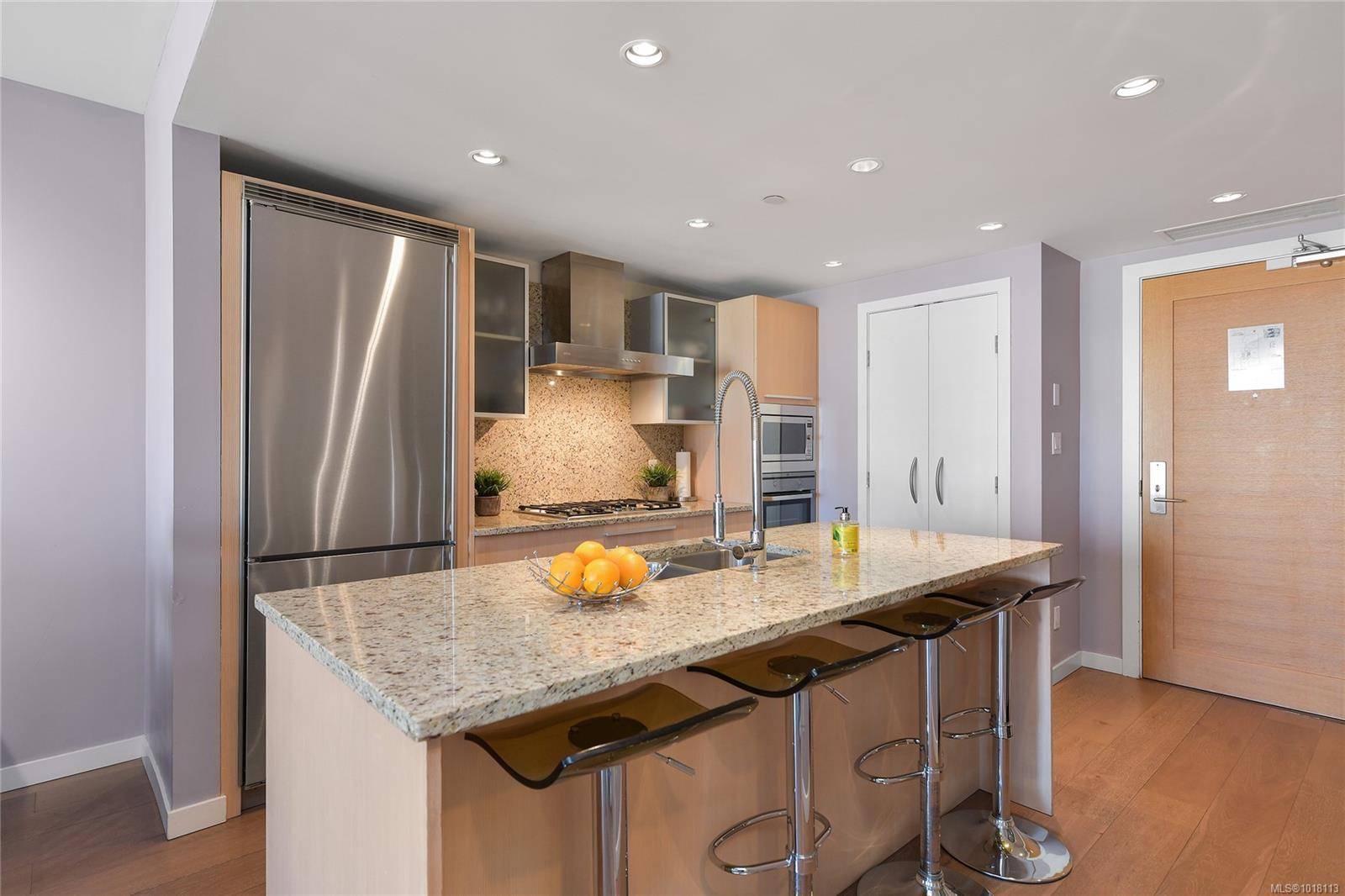 Victoria, BC V8W 0A9,707 Courtney St #1003