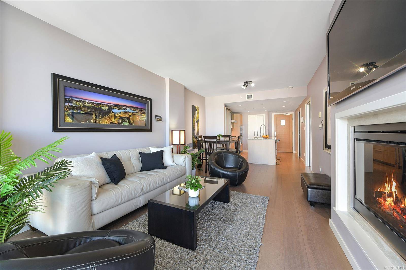 Victoria, BC V8W 0A9,707 Courtney St #1003