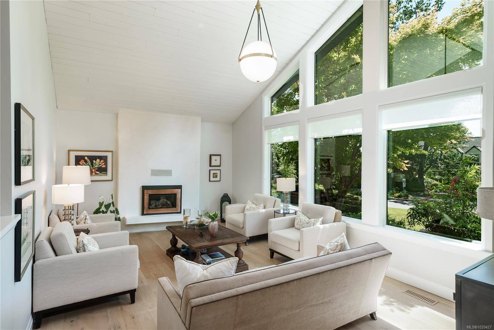 Saanich, BC V8N 5X4,2780 Arbutus Rd