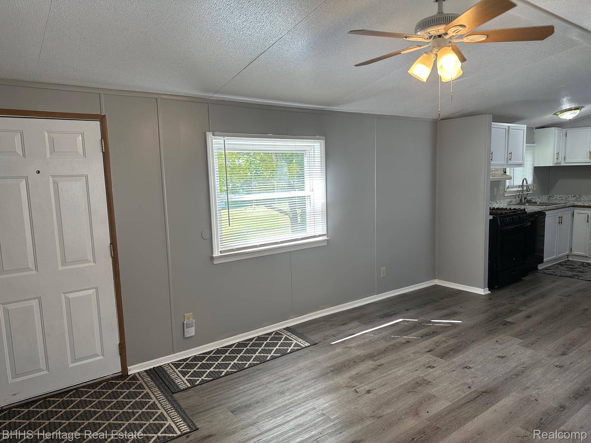 Whitmore Lake, MI 48189,326 Emerald CIR S