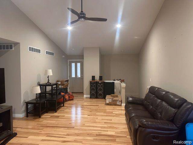 Metamora, MI 48455,3871 N Oak ST