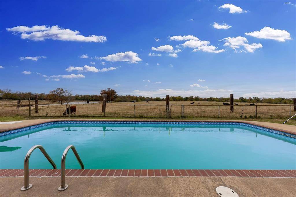 Como, TX 75431,1436 County Road 2320 #1