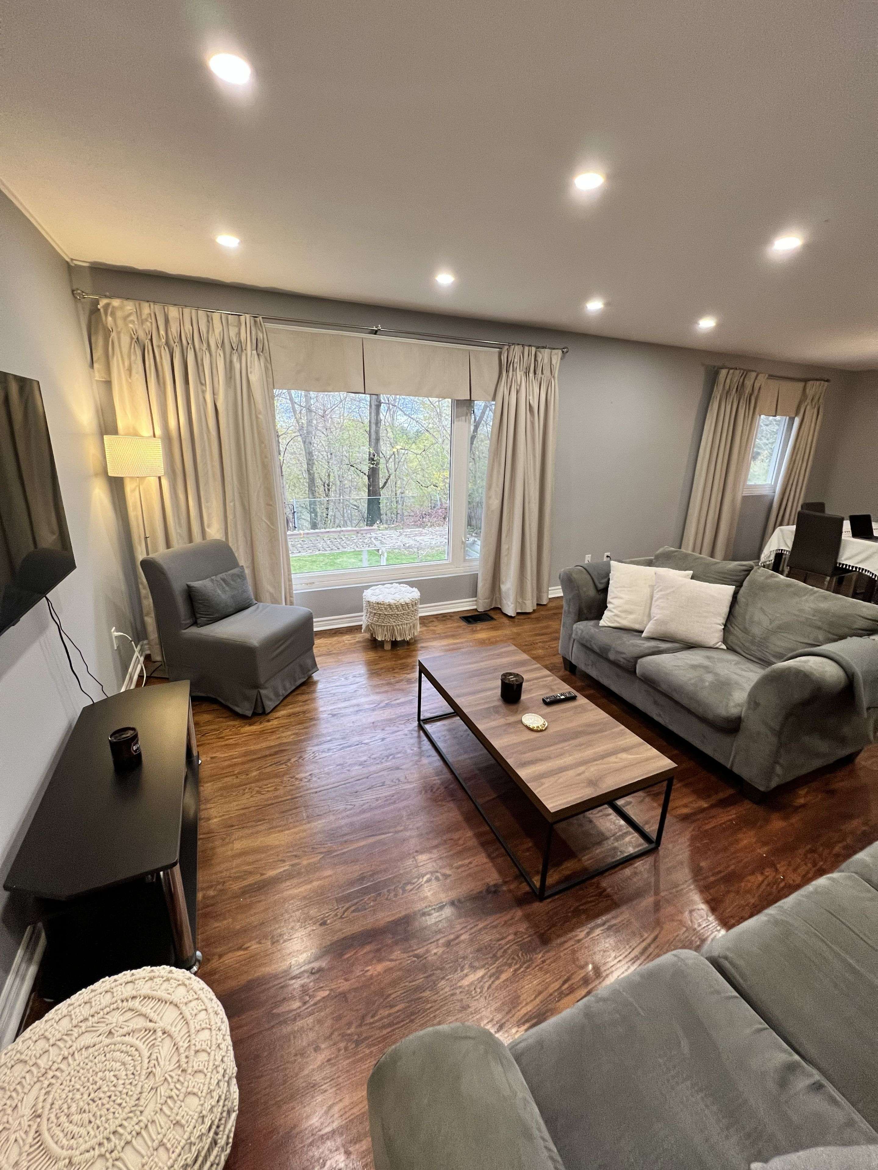 Toronto E09, ON M1G 3H5,23 Ladysbridge DR #Main