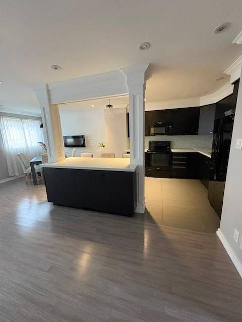 Mississauga, ON L5A 1Y7,215 Mississauga Valley BLVD #68