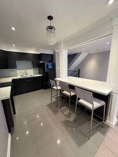 Mississauga, ON L5A 1Y7,215 Mississauga Valley BLVD #68