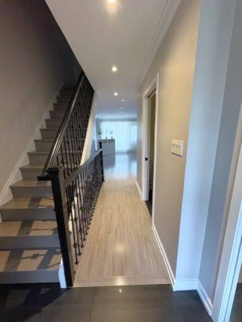 Mississauga, ON L5A 1Y7,215 Mississauga Valley BLVD #68