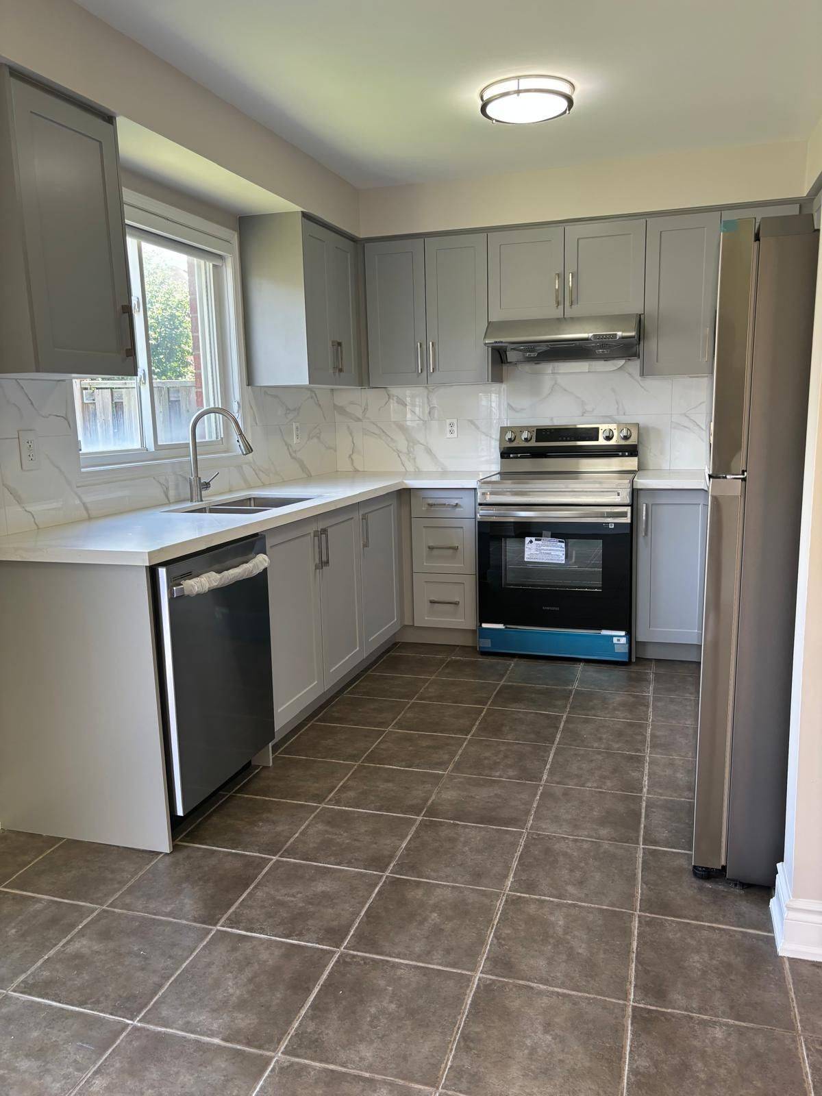 Brampton, ON L7A 1T5,10 Bramacre CT