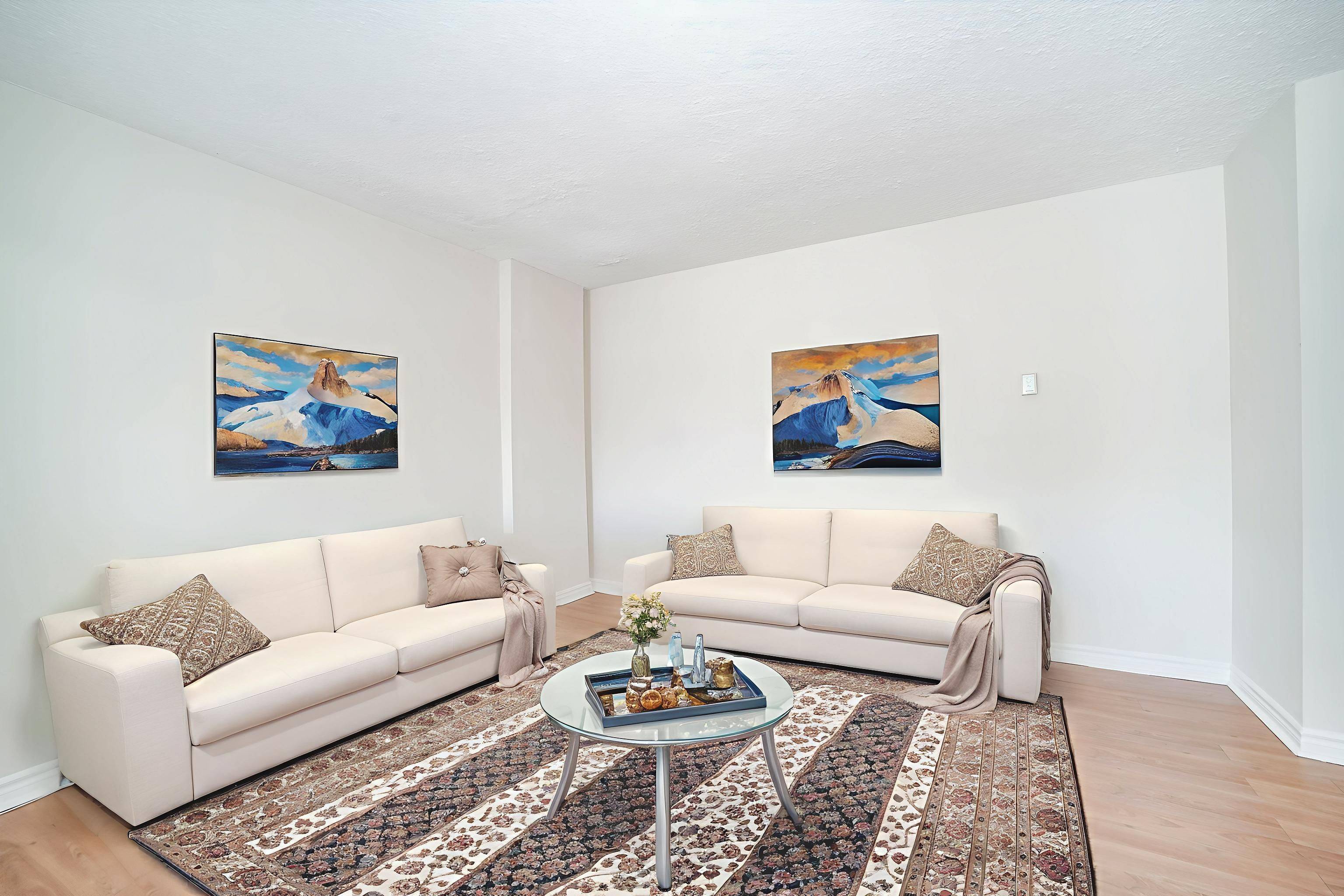 Toronto W07, ON M8Z 1N5,818A The Queensway N/A