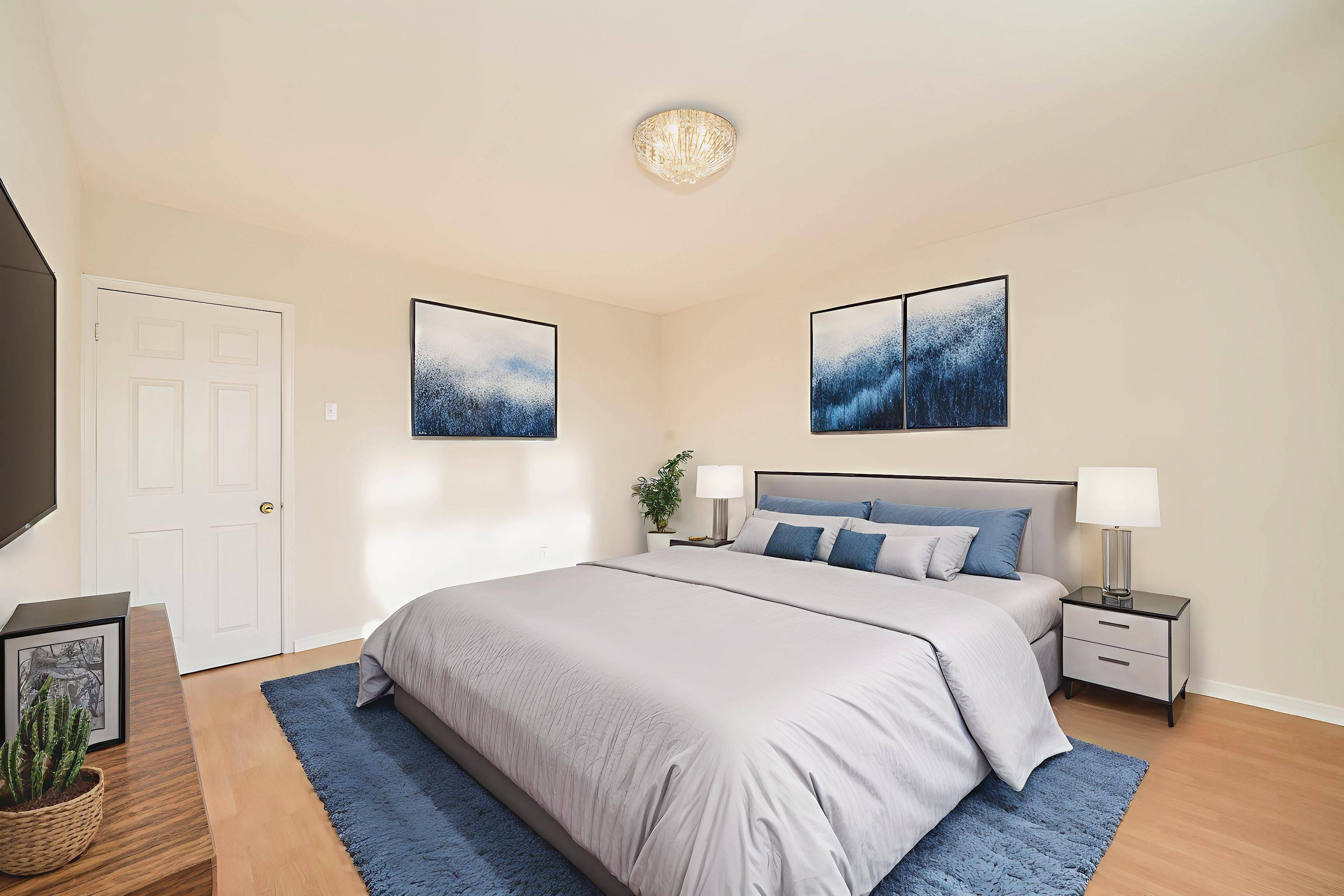 Toronto W07, ON M8Z 1N5,818A The Queensway N/A