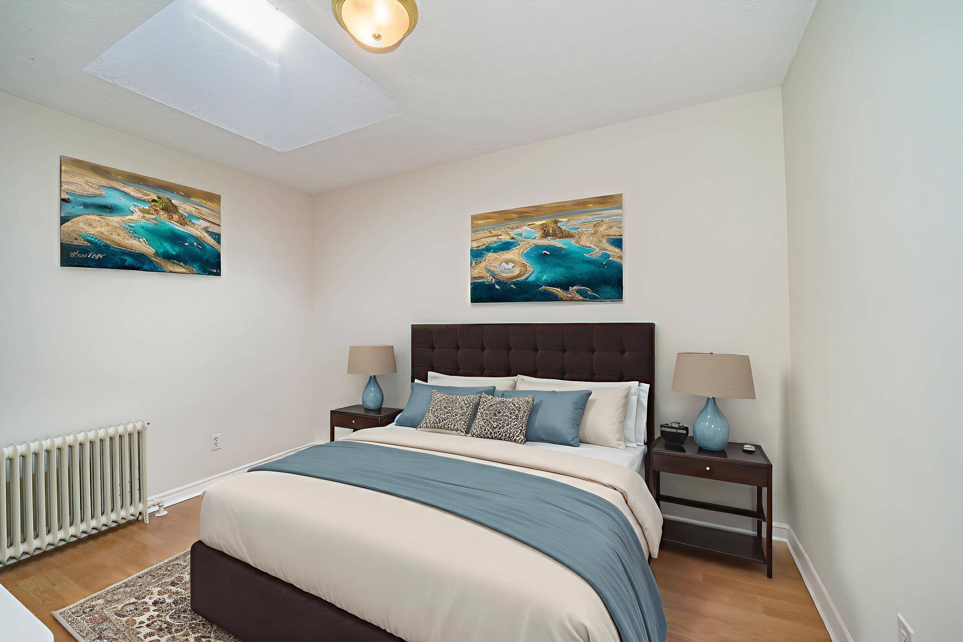 Toronto W07, ON M8Z 1N5,818A The Queensway N/A