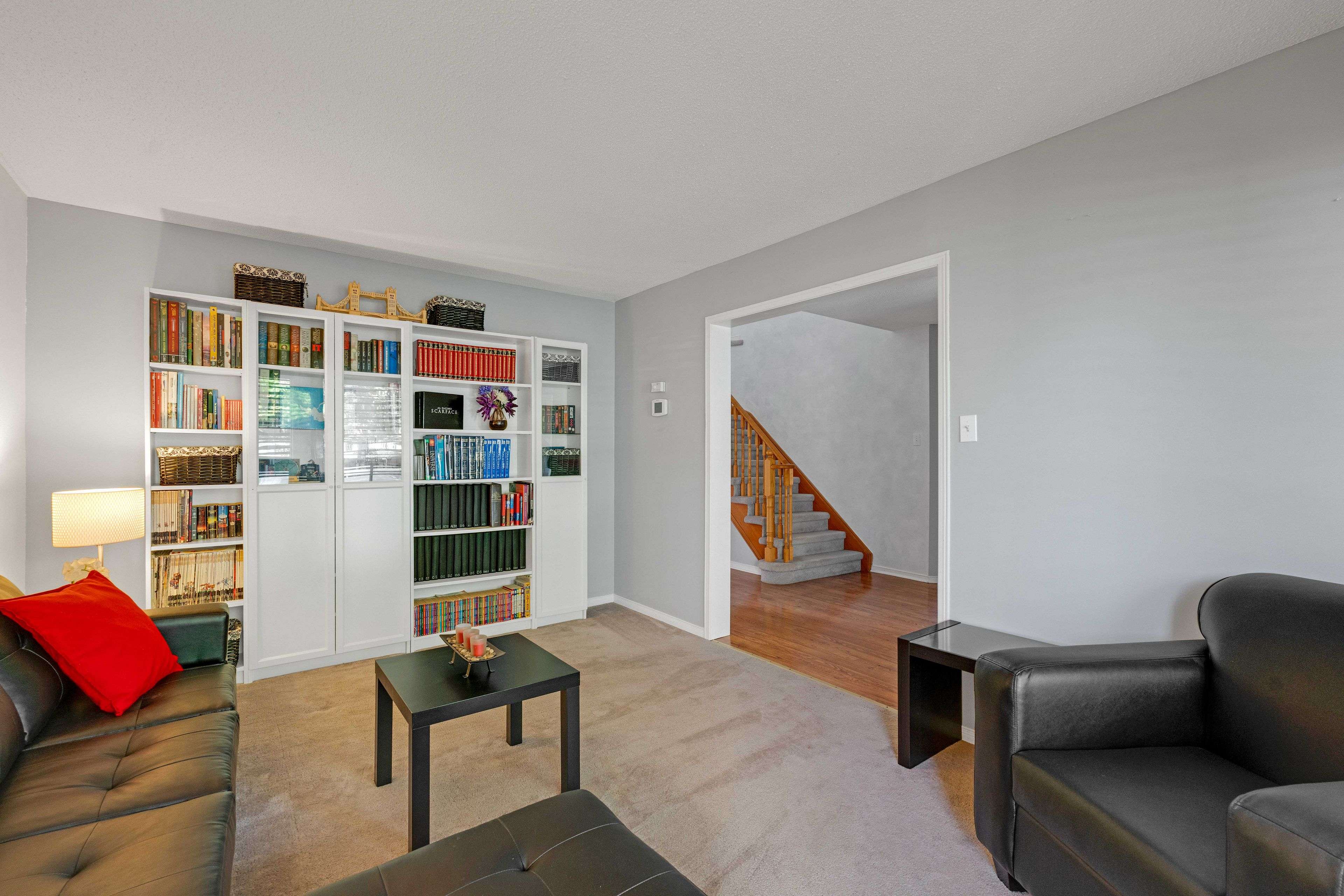 Caledon, ON L7E 2E5,42 Deer Valley DR