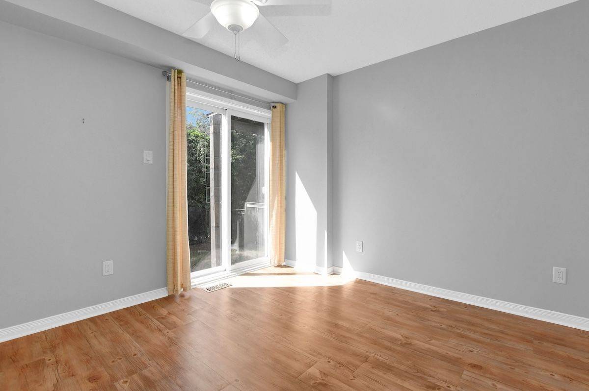 Cyrville - Carson Grove - Pineview, ON K1J 1J9,553 Burleigh Private