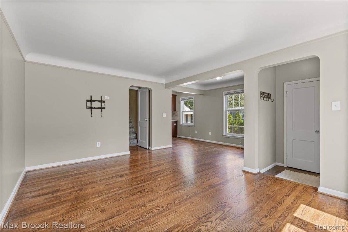 Oak Park, MI 48237,13710 Balfour AVE