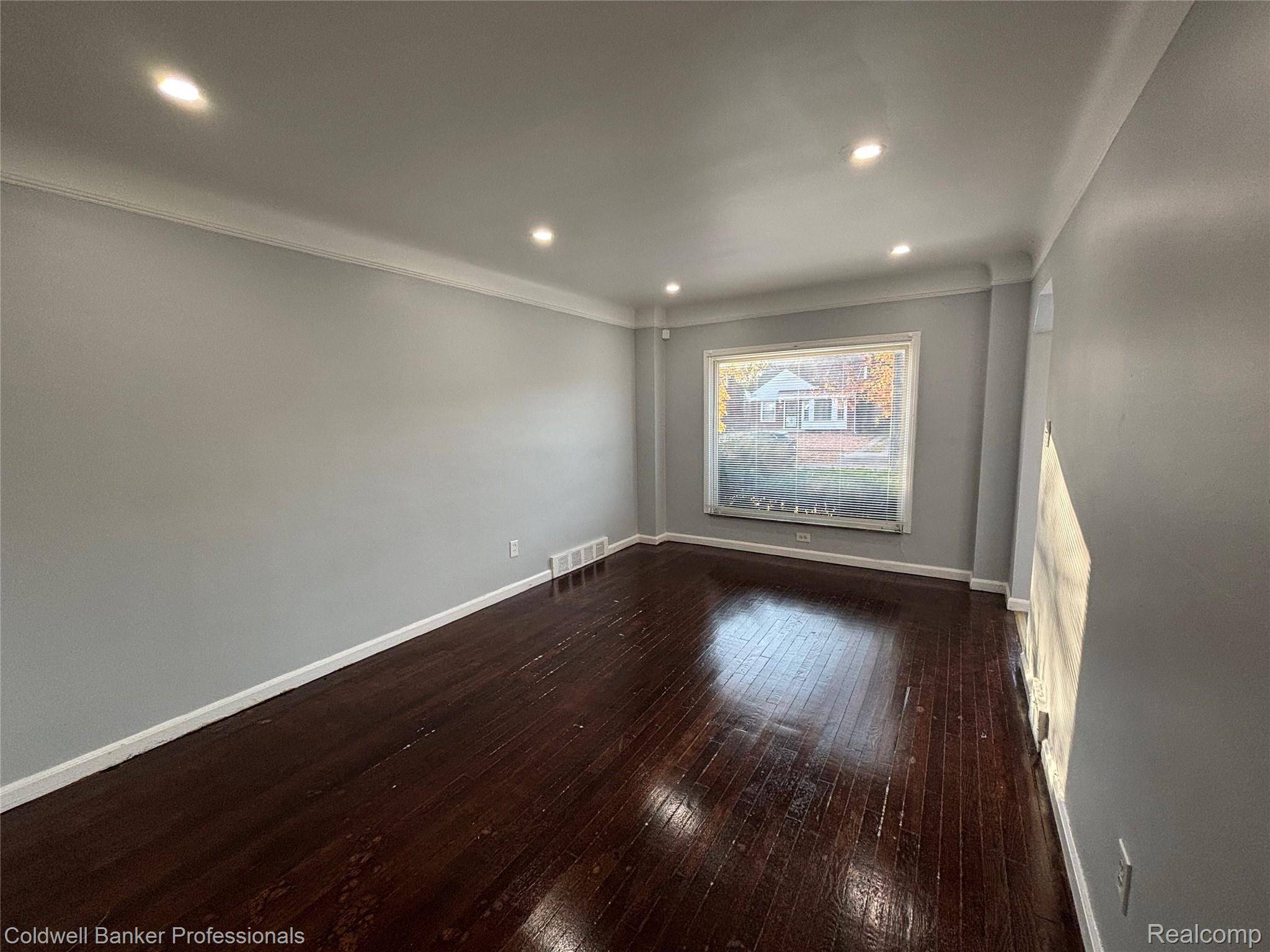 Detroit, MI 48227,13618 Grandmont AVE