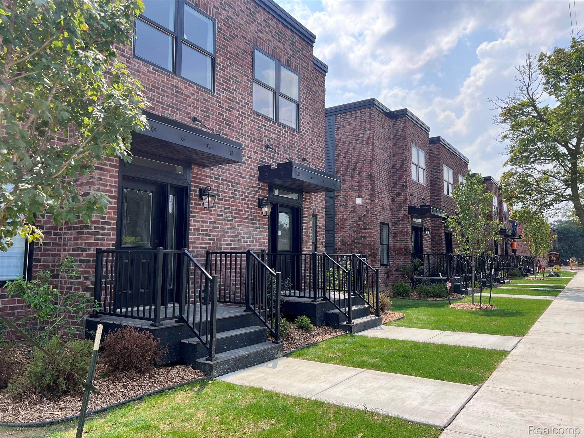 Flint, MI 48502,211 W Fifth AVE