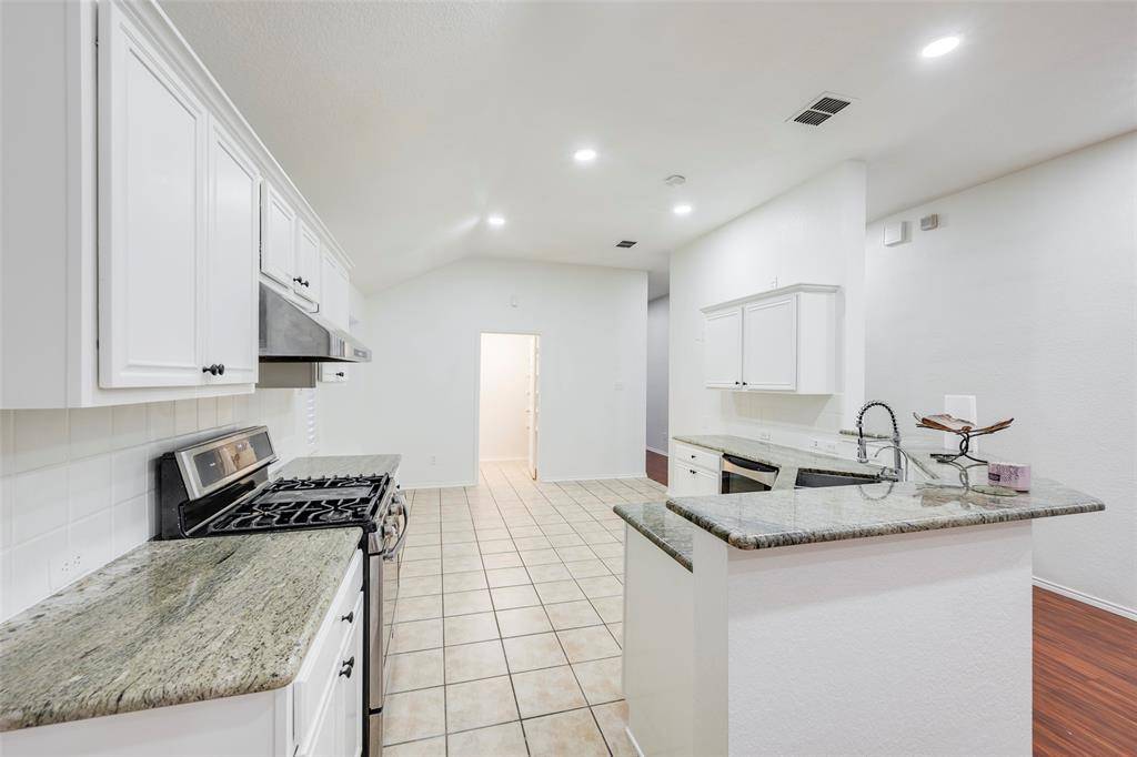 Grand Prairie, TX 75052,939 Wood Brook Drive