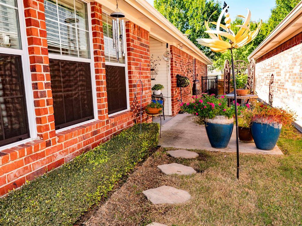 Fort Worth, TX 76120,9028 Racquet Club Drive