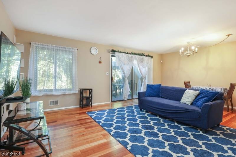 Hillsborough Twp., NJ 08844,897D Merritt Dr #D