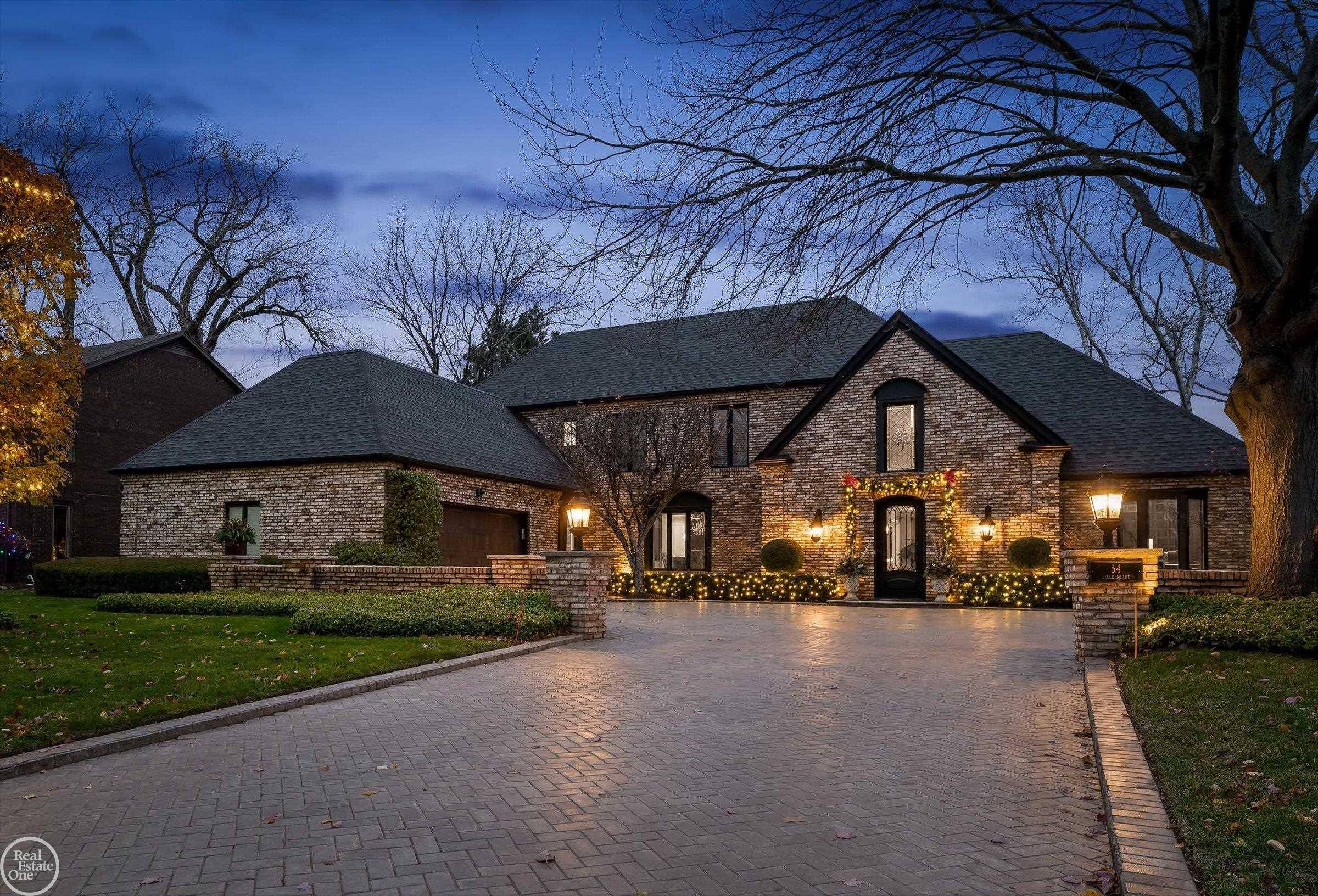 Grosse Pointe, MI 48236,54 Belle Meade ST